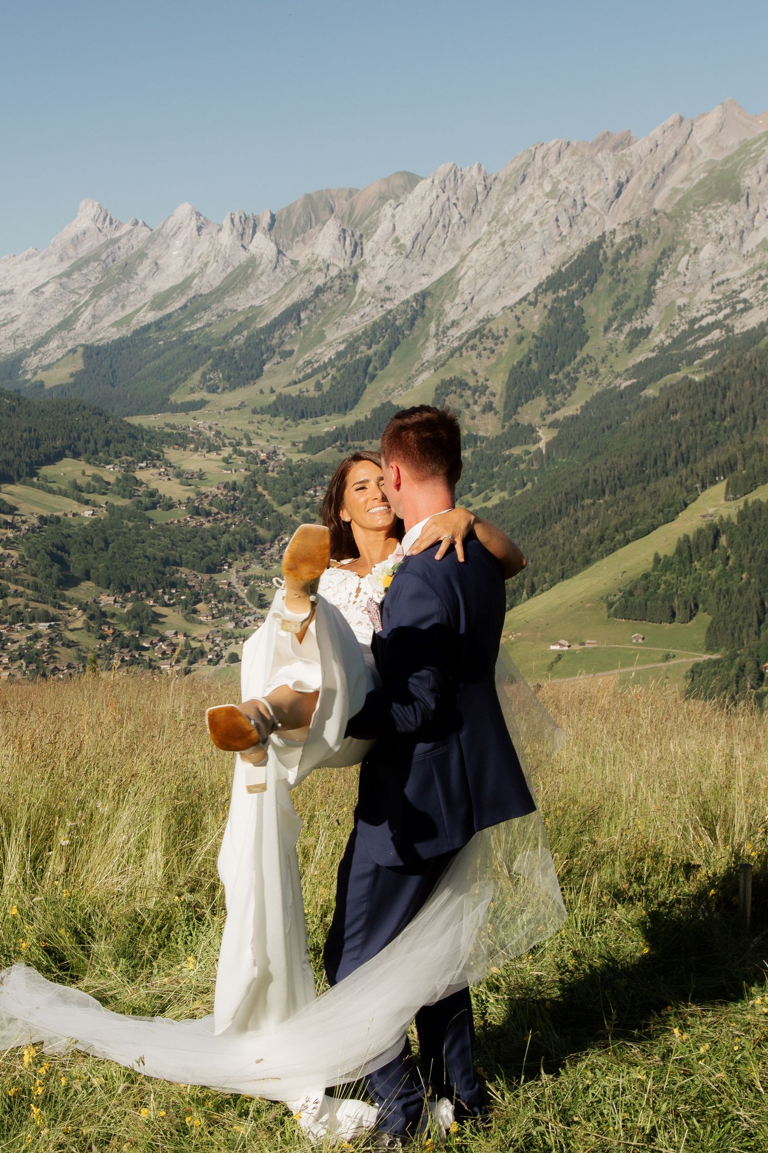 Morzine Wedding Photographer captures epic wedding photos in La Clusaz Wedding venue. French Mountain Wedding photographer. Outdoor Brides