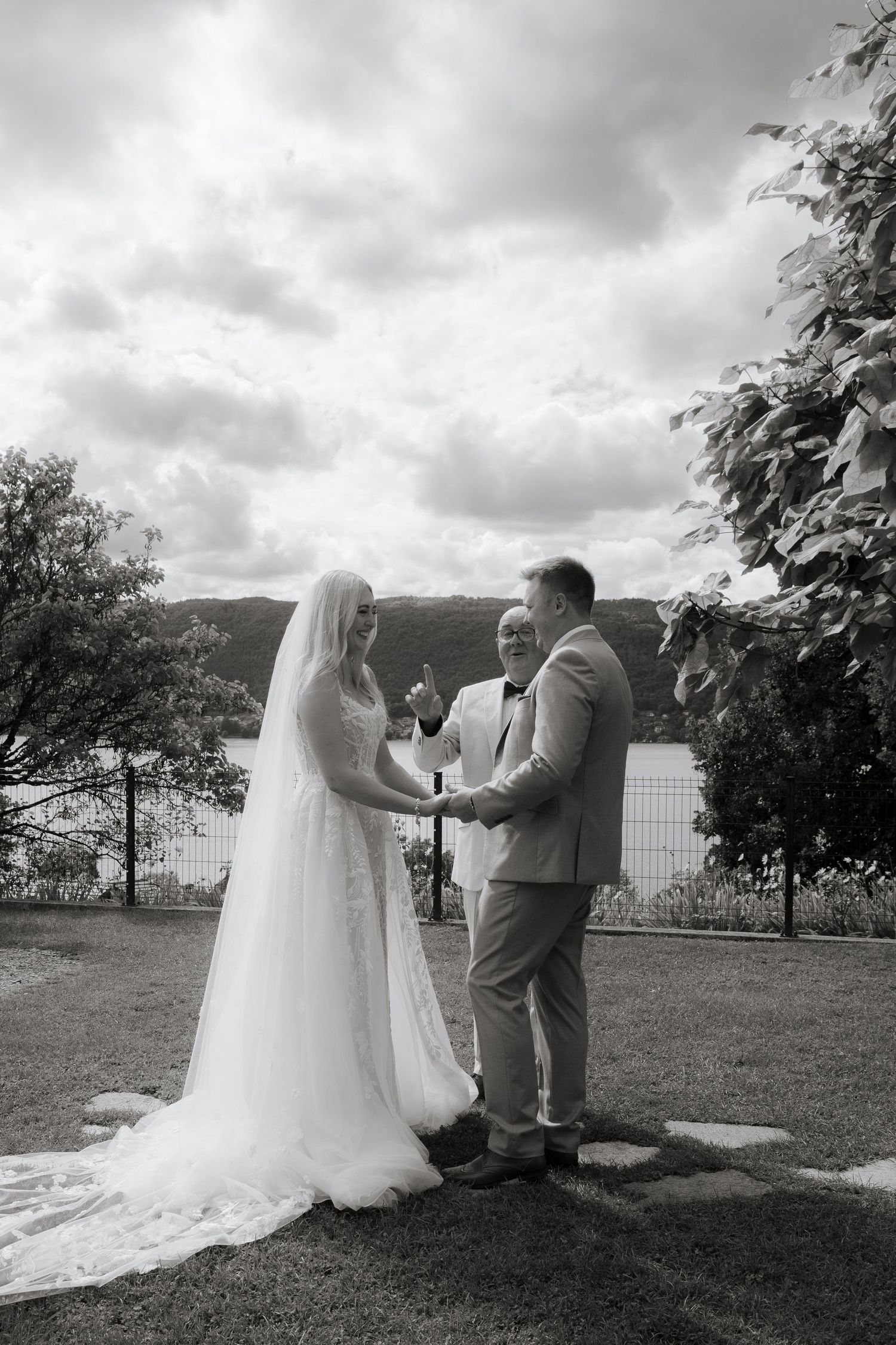 Annecy Wedding photographer captures epic wedding and natural couples photos on Lake Annecy in France. Candid & timeless documentary style.