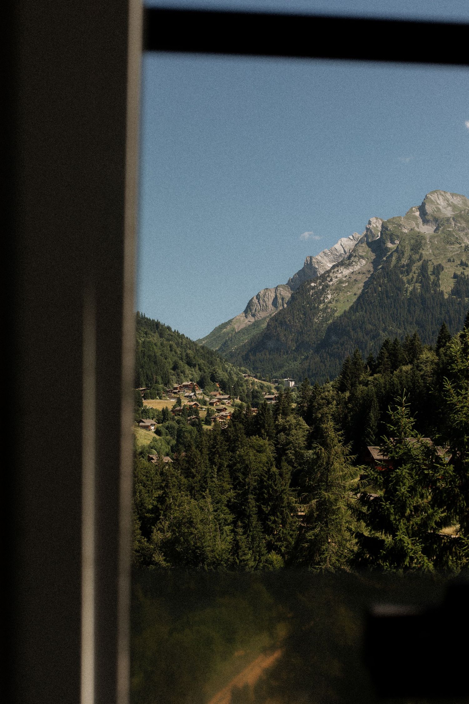 Candid Wedding Photographer captures emotional wedding at La Clusaz Wedding venue. French Alps Mountain Wedding photographer. Outdoor Bride