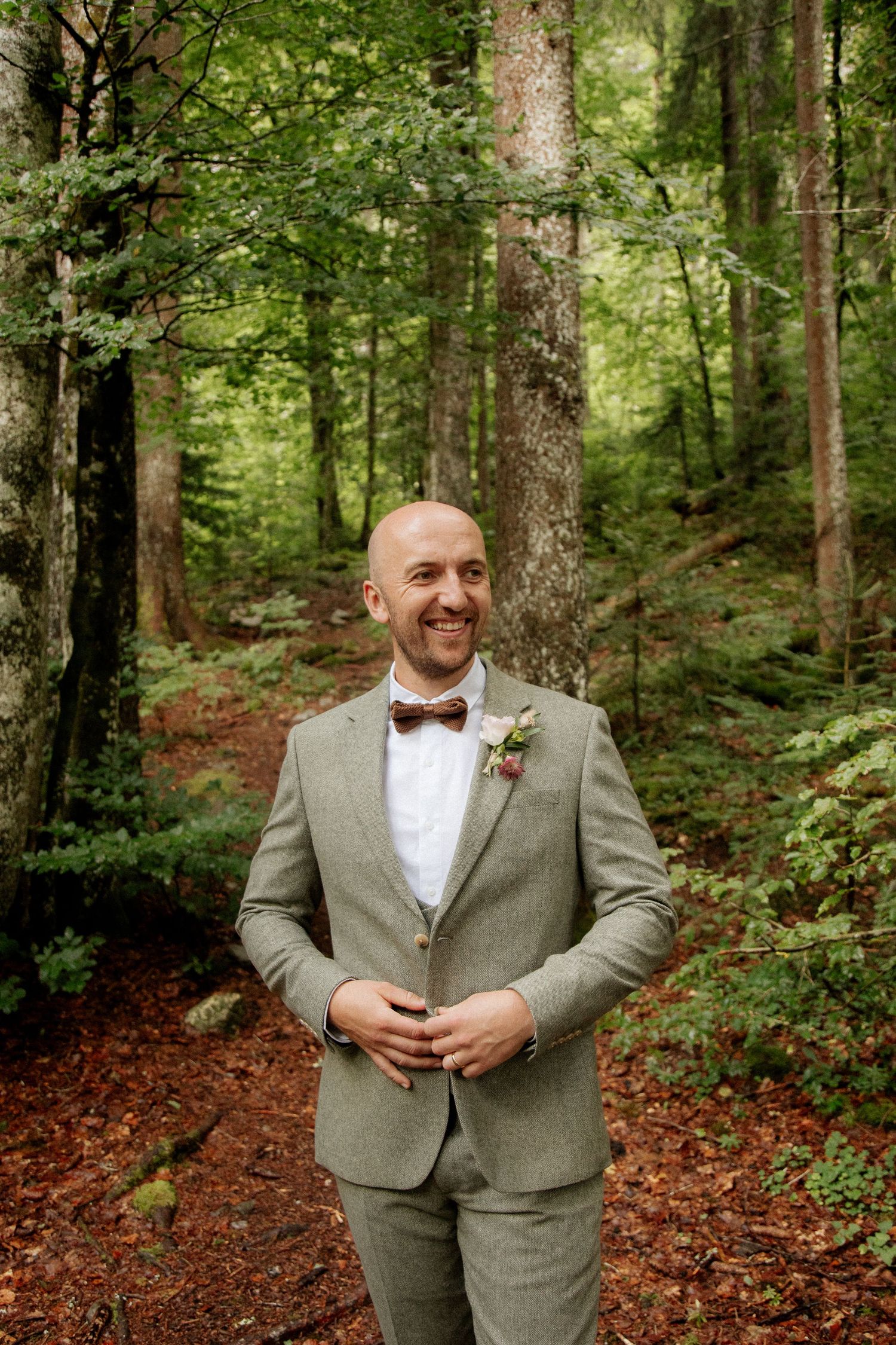 Morzine Wedding photographer captures epic wedding photos with Mountains & Lake Montriond backdrop. Candid timeless documentary style photos