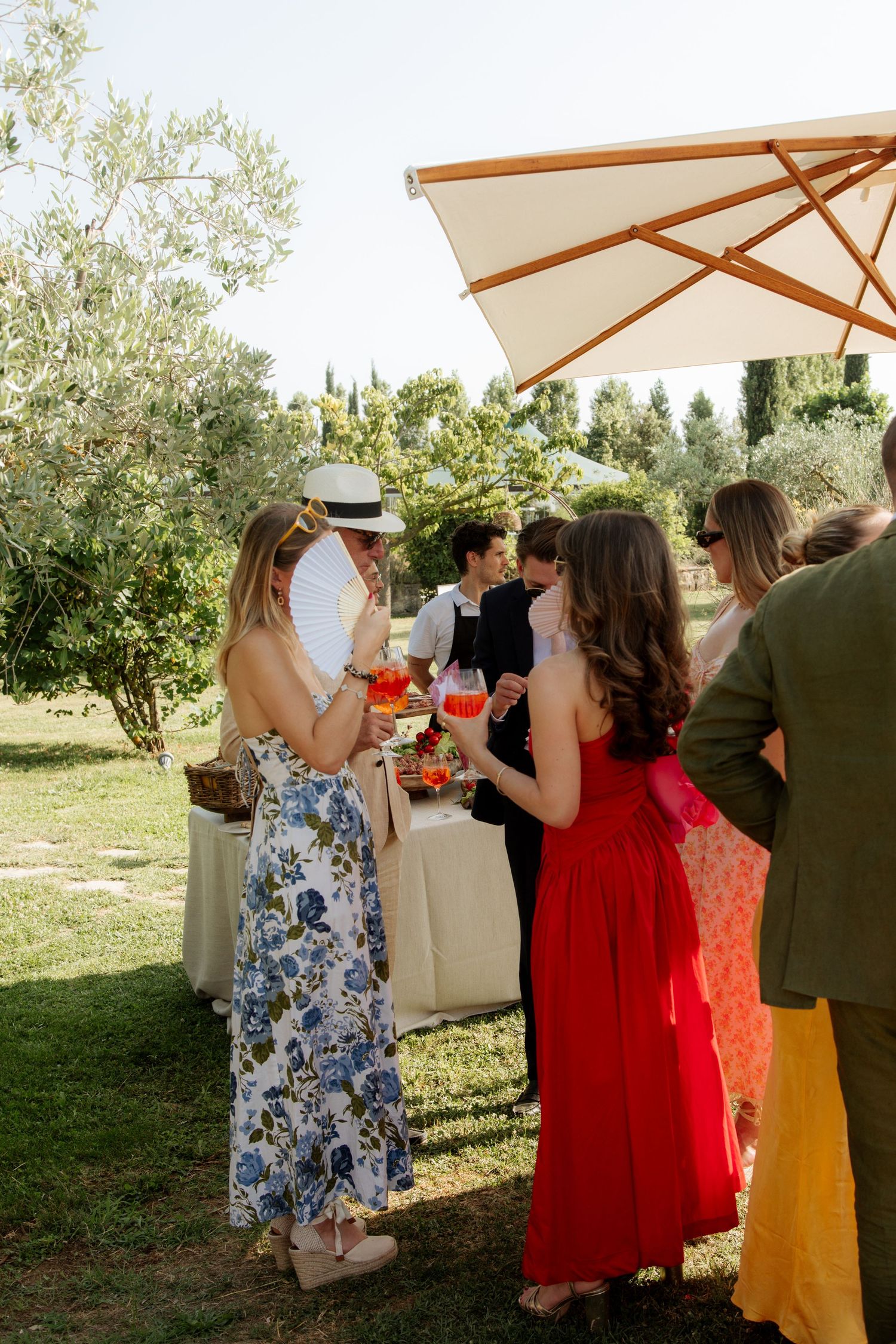 European Wedding Photographer captures wedding photos at a Tuscany Wedding venue. Italian wedding photographer, Timeless and candid photos.
