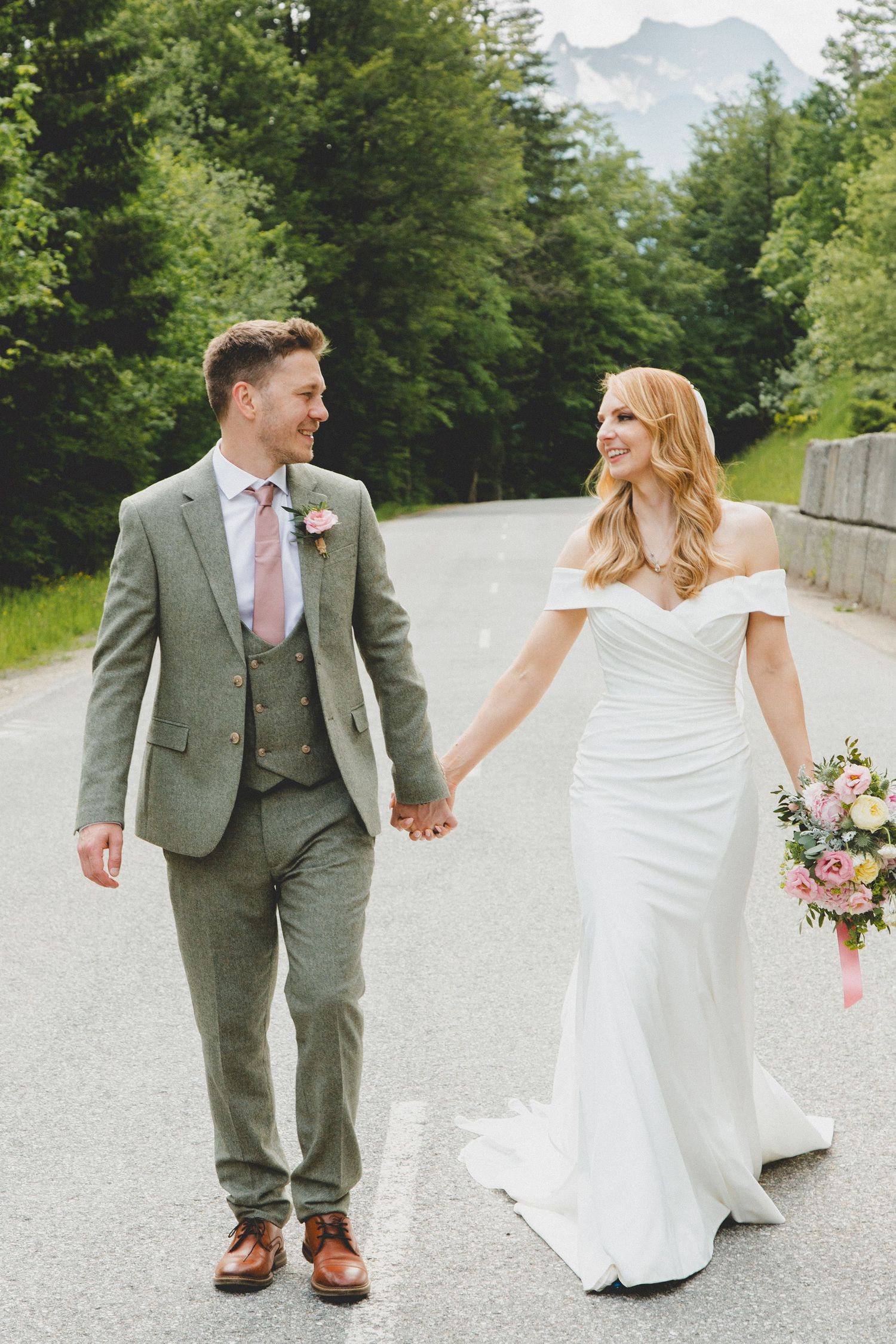 French Wedding Photographer captures candid ceremony photos at Montriond Wedding venue. Natural,honest & authentic storytelling.Morzine