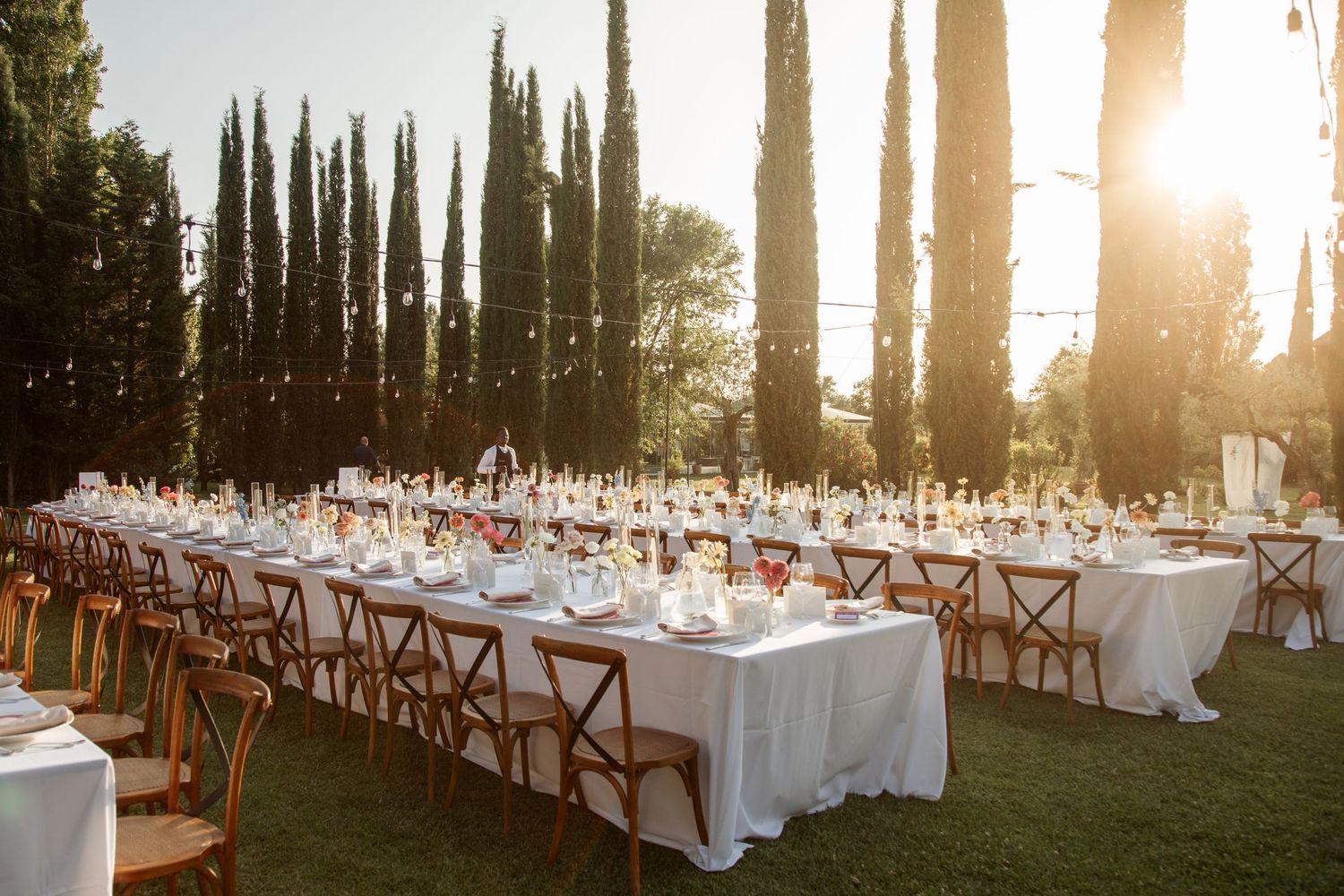 European Wedding Photographer captures wedding photos at a Tuscany Wedding venue. Italian wedding photographer, Timeless and candid photos.