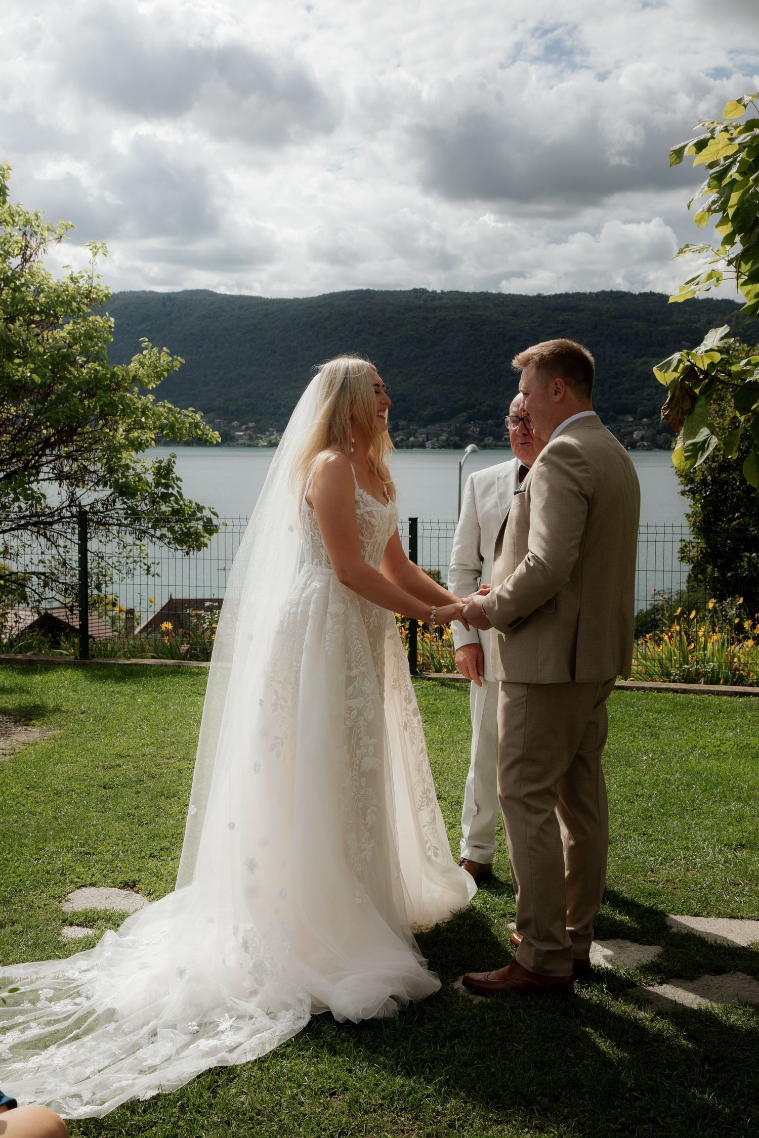 Annecy Wedding photographer captures epic wedding and natural couples photos on Lake Annecy in France. Candid & timeless documentary style.