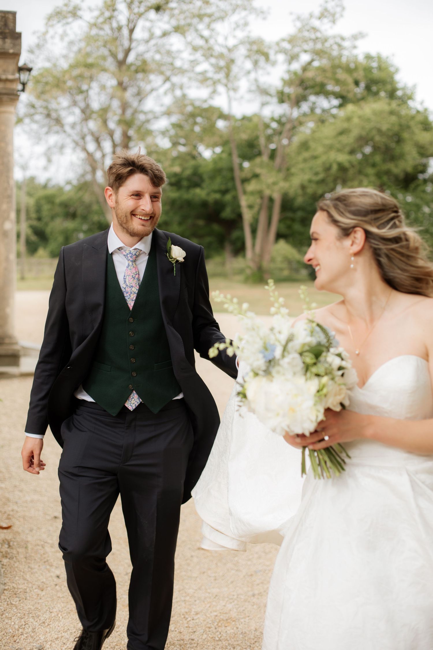 Documentary Style Cotswold Wedding Photographer captures wedding photos Gloucestershire Wedding Venue. Natural, candid wedding photography.D