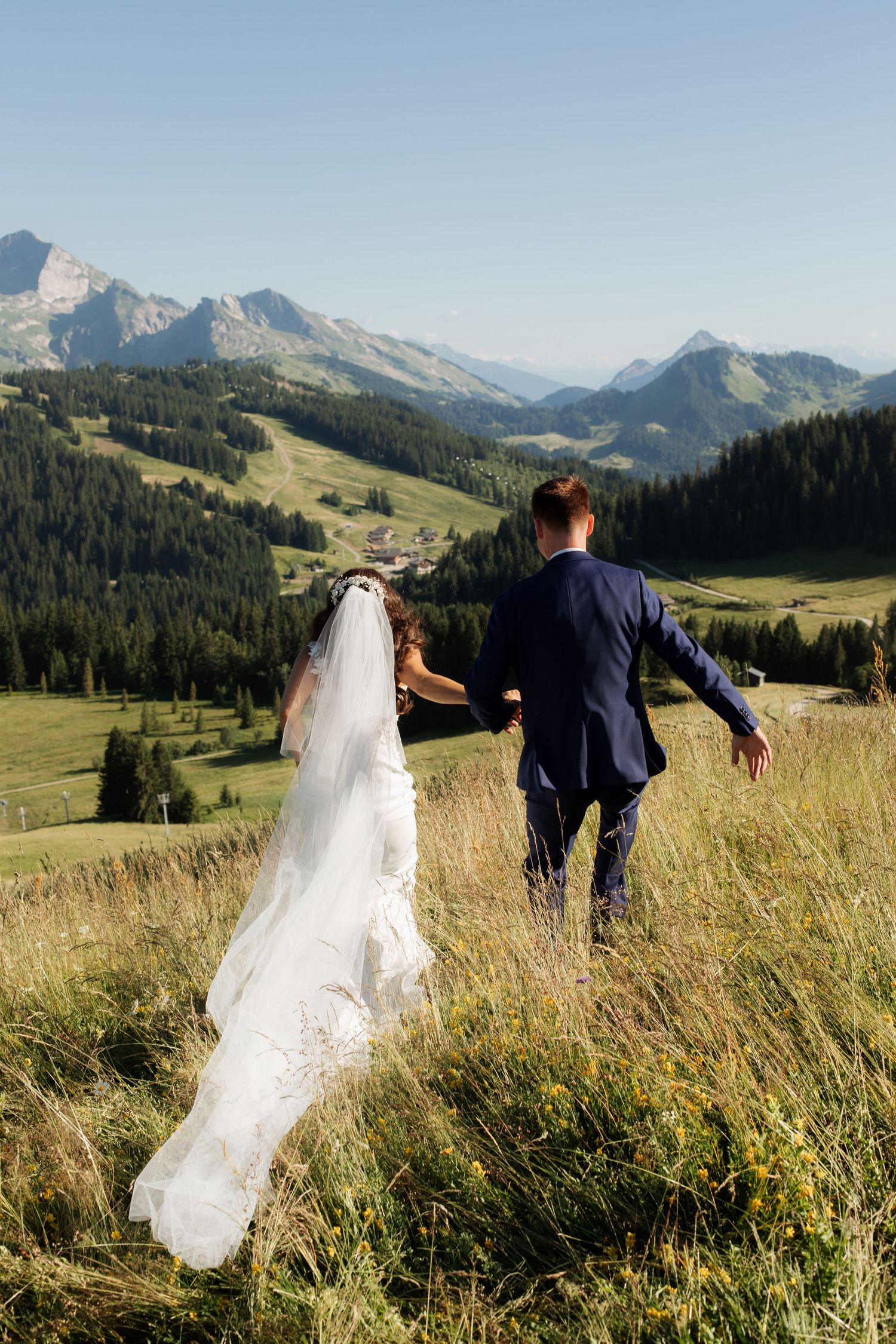 Morzine Wedding Photographer captures epic wedding photos in La Clusaz Wedding venue. French Mountain Wedding photographer. Outdoor Brides