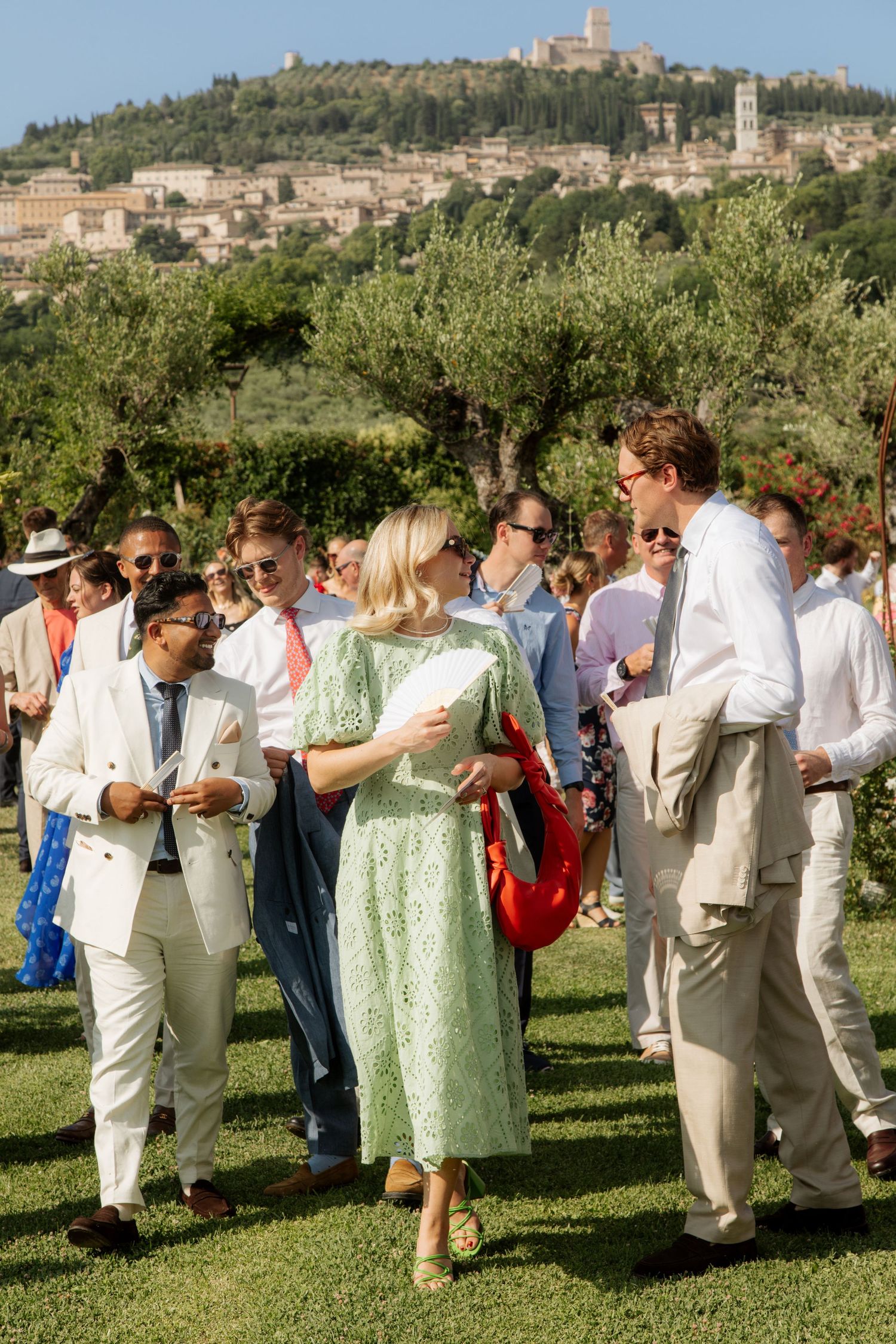 European Wedding Photographer captures wedding photos at a Tuscany Wedding venue. Italian wedding photographer, Timeless and candid photos.