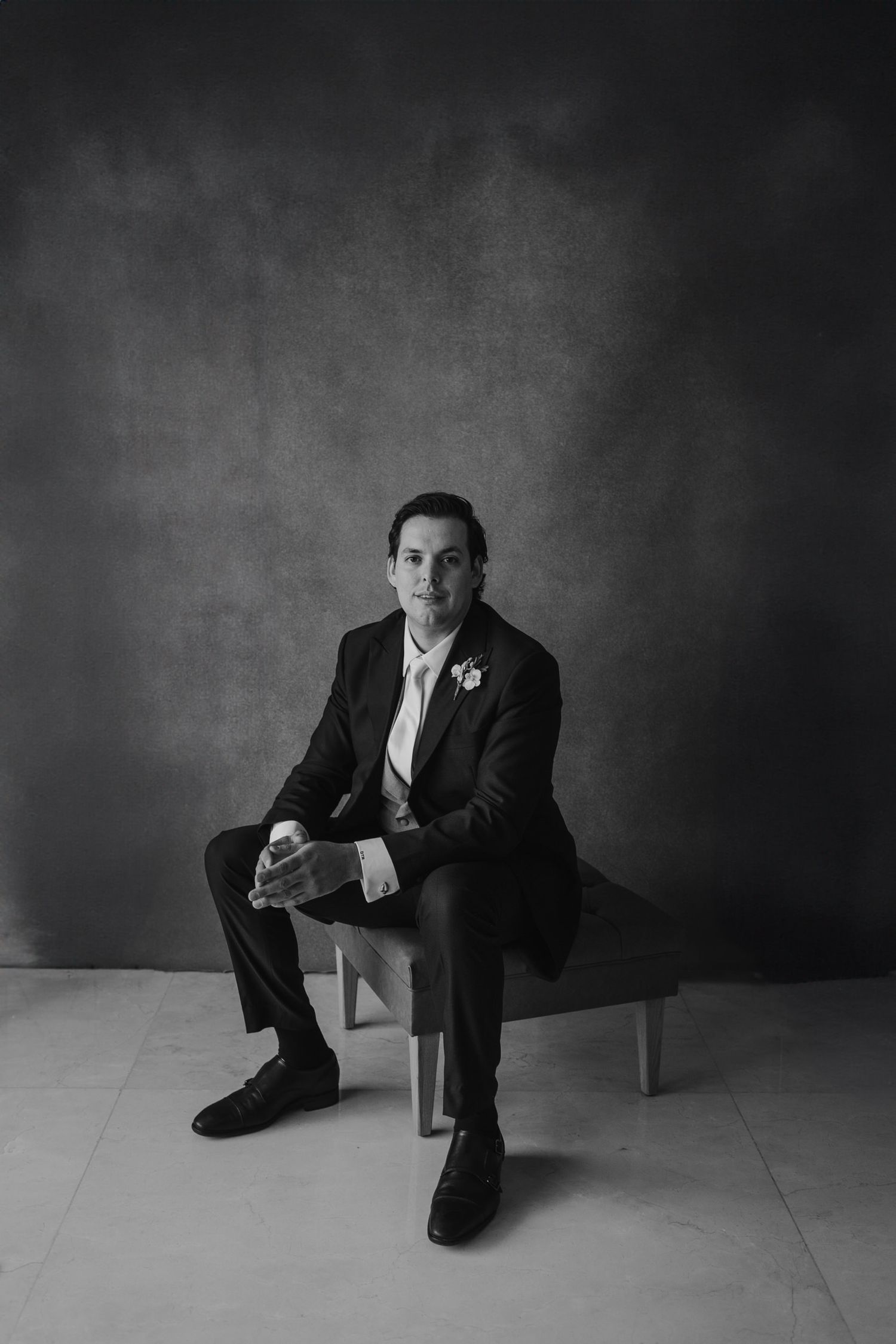 Retrato de novio en blanco y negro