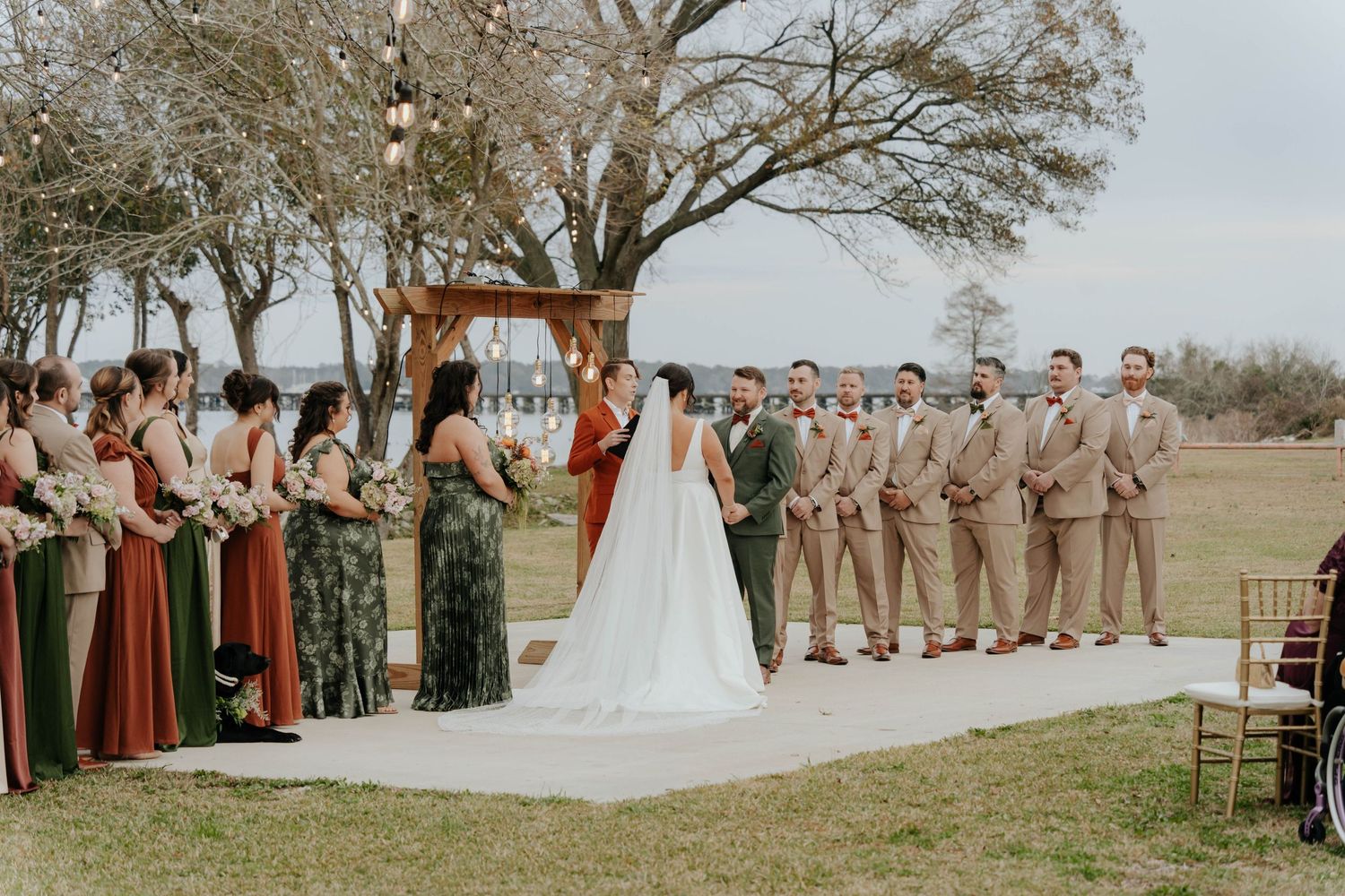 Wedding party  at The Maola at Riverside
