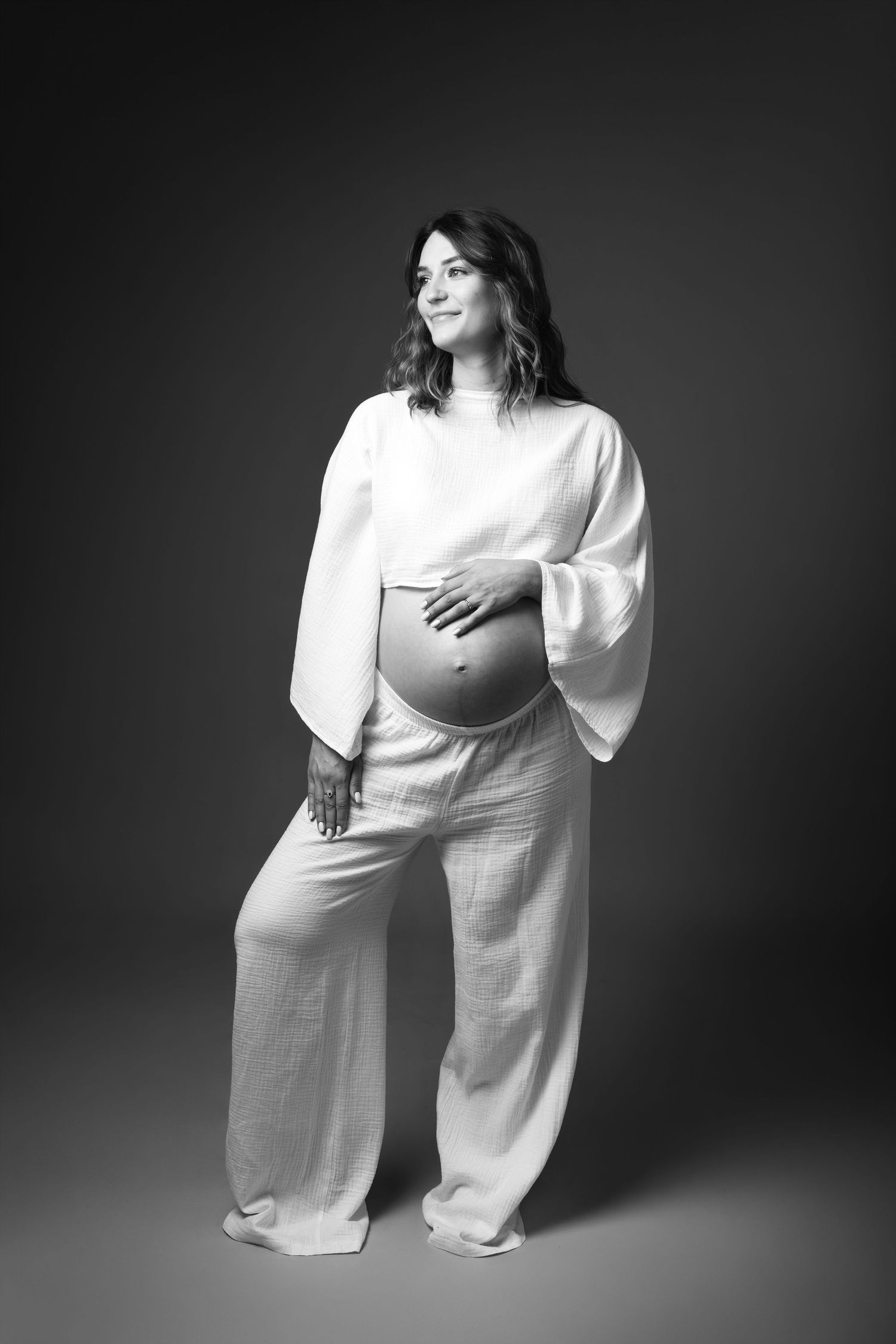 Photographe grossesse, naissance, famille. Studio situé à Chavanoz, en Nord-Isère, proche de Lyon et de Bourgoin-Jallieu