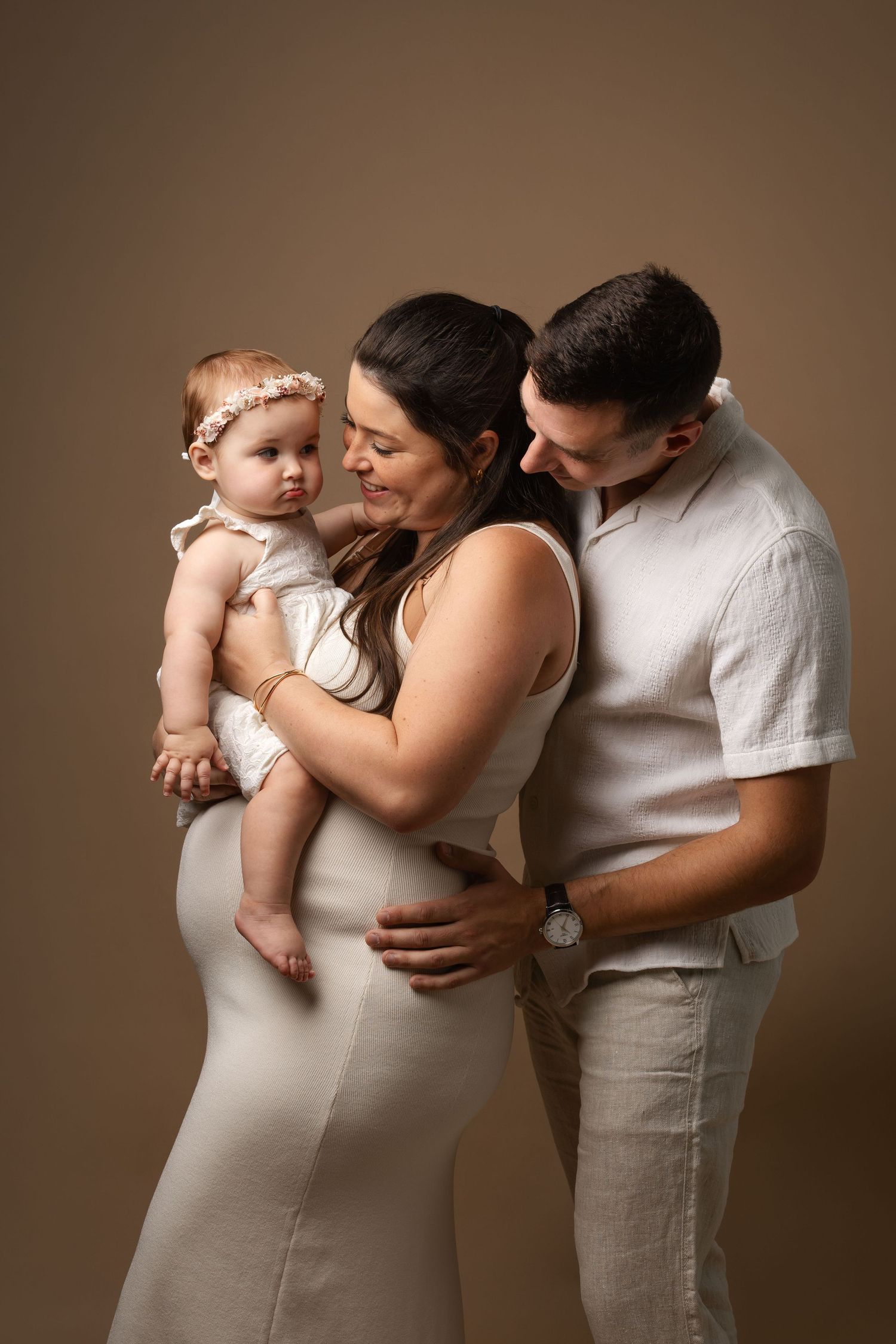 Photographe grossesse, naissance, famille. Studio situé à Chavanoz, en Nord-Isère, proche de Lyon et de Bourgoin-Jallieu