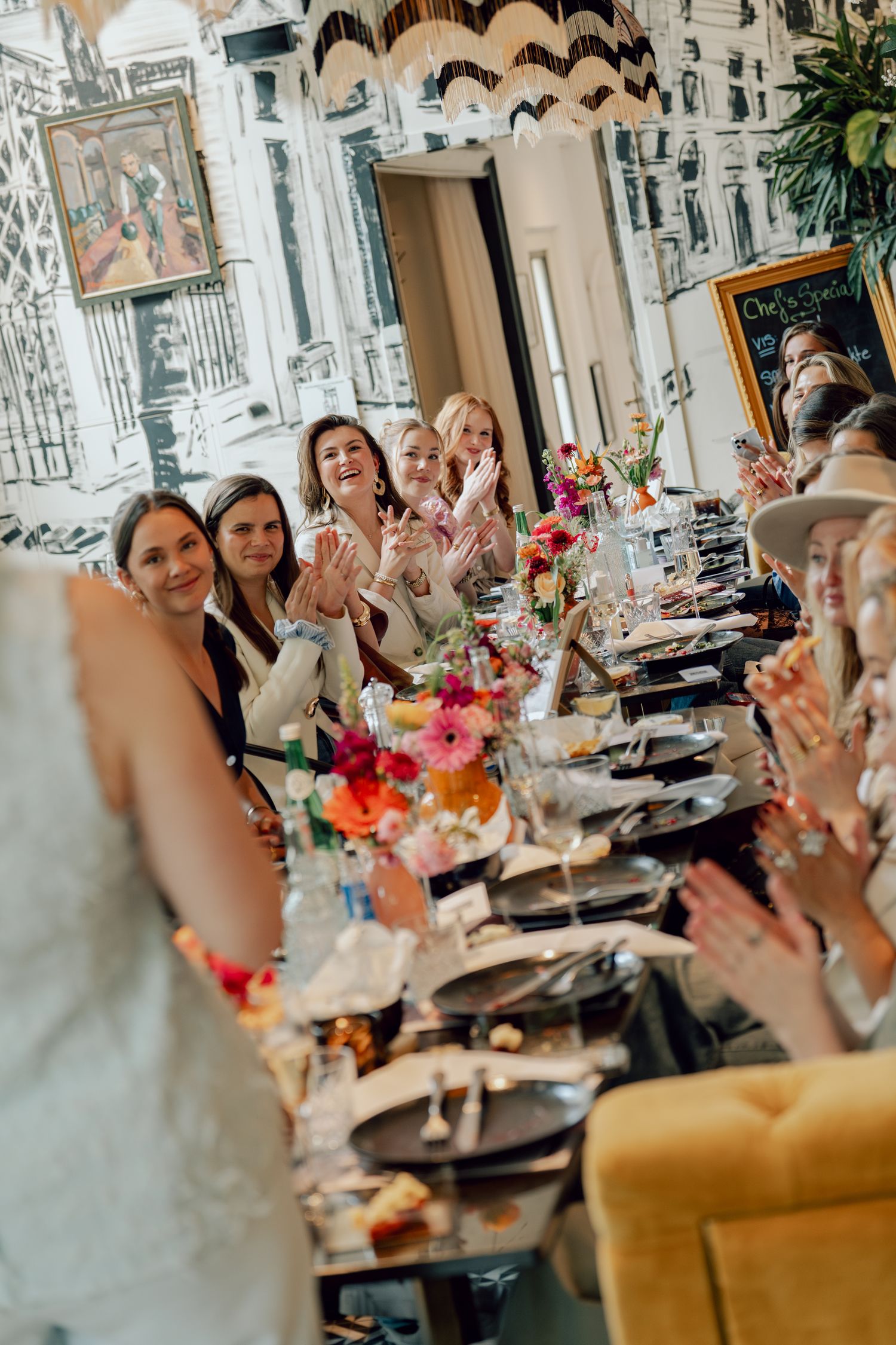 indoor lunch gezellig samenzijn Bradamedia interactie moment medewerkers fotografie