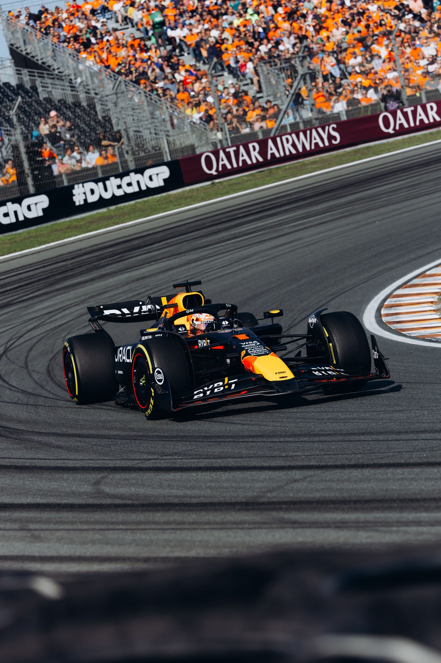 high-speed shots car close-up Bradamedia race visuals