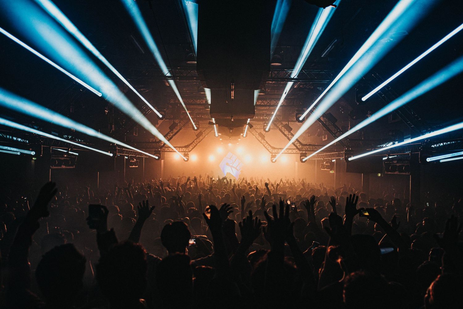 Bradamedia rave experience techno community stroboscooplichten rave registratie