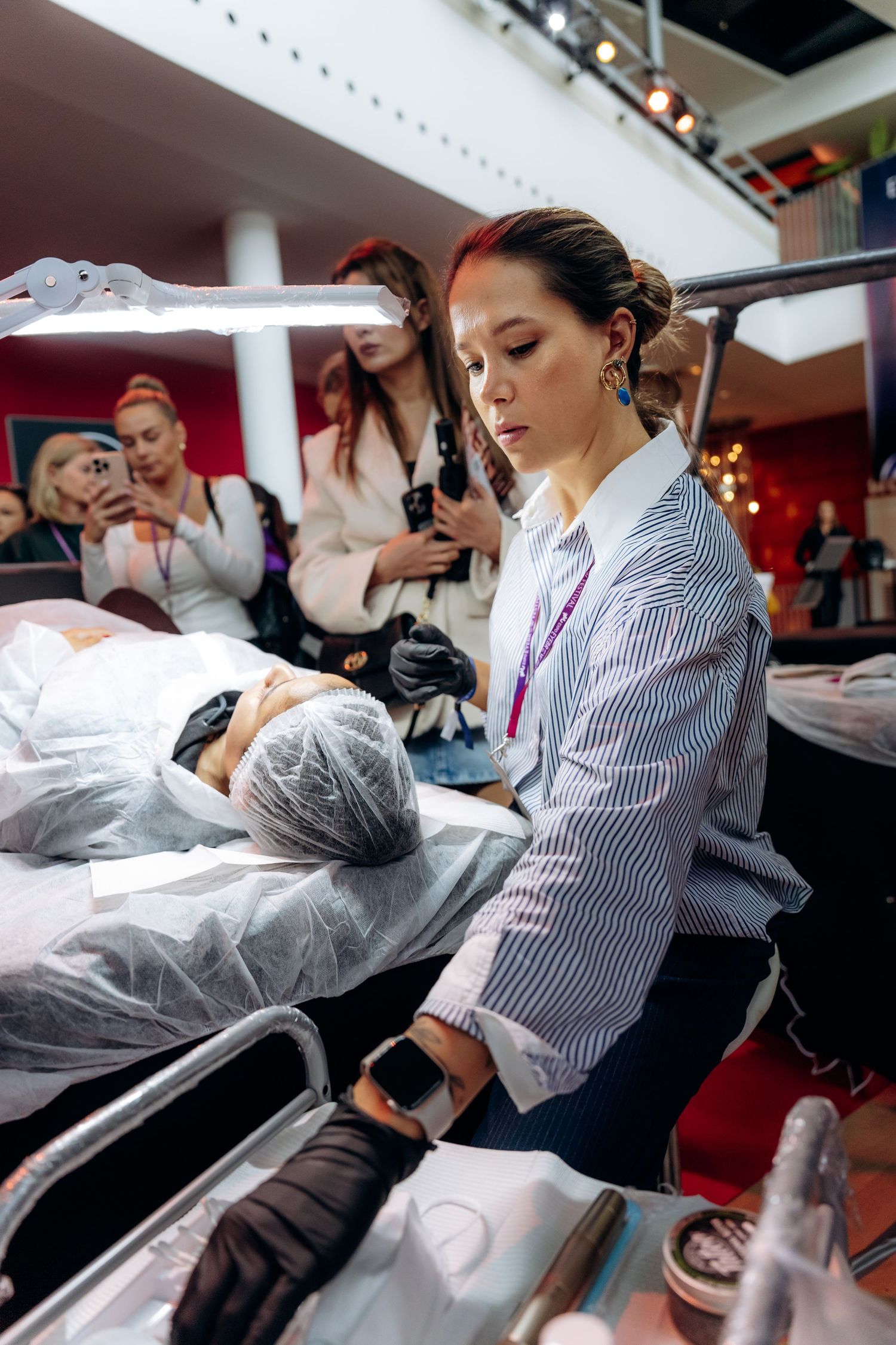 showmoment artiest spotlight Bradamedia beauty presentatie cosmetica merken