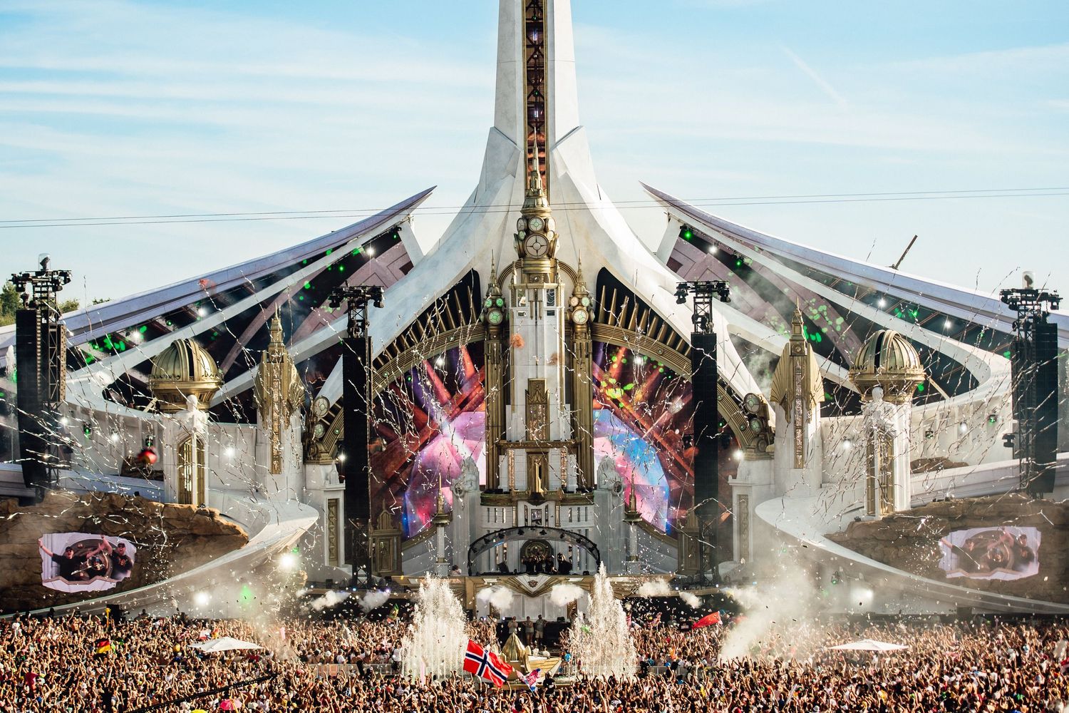 Tomorrowland Bradamedia Festival EDM Event