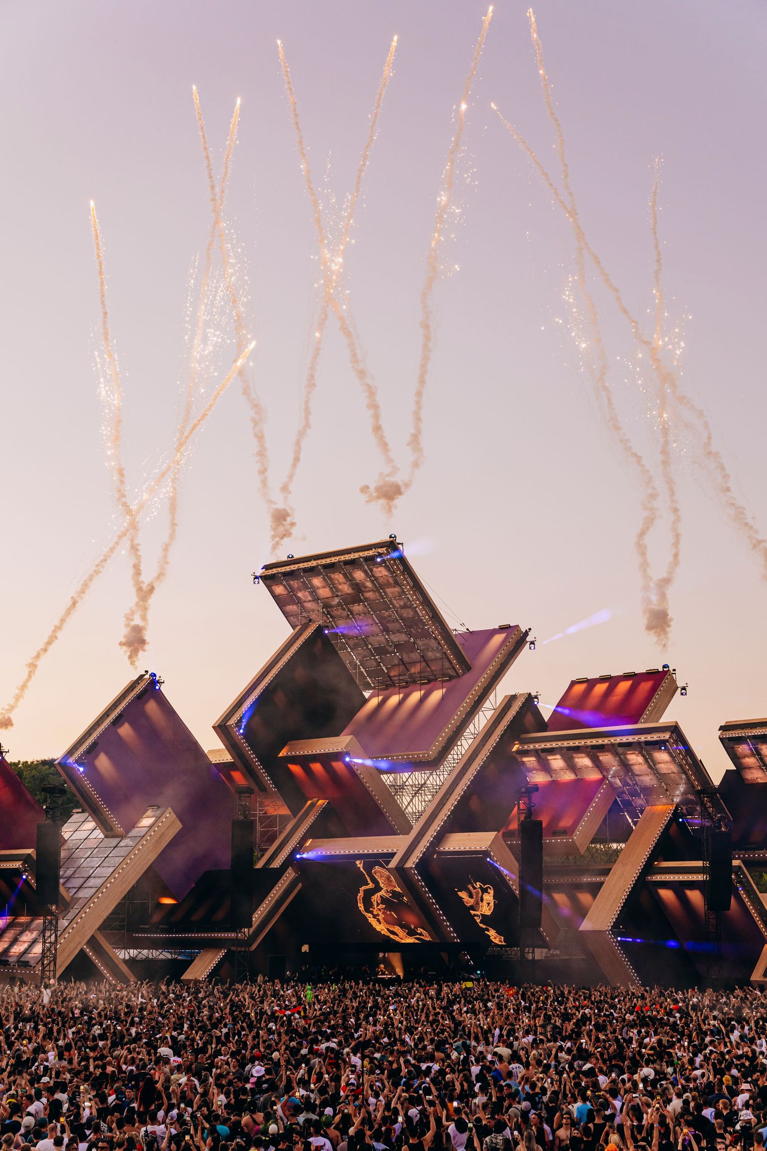 mysteryland bradamedia festival nightlife rave