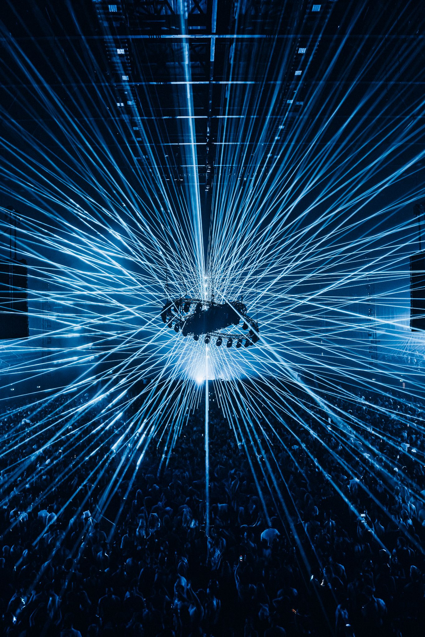 Bradamedia elektronische beats stroboscooplichten creative nightshots nightlife fotografie