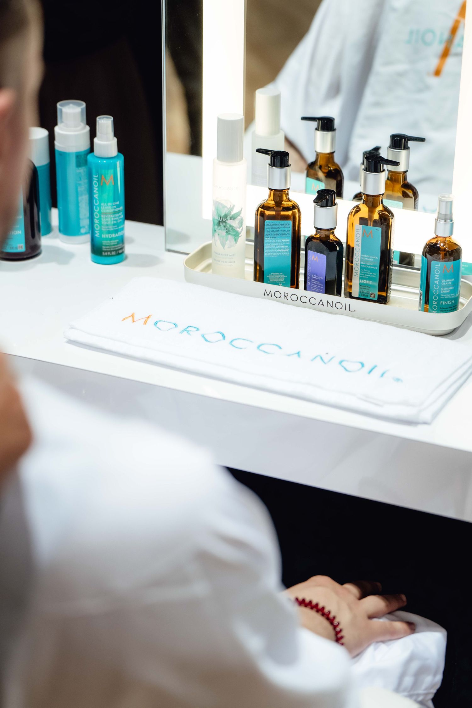 sfeerbeelden bedrijfsomgeving Bradamedia Moroccanoil store opening productlancering