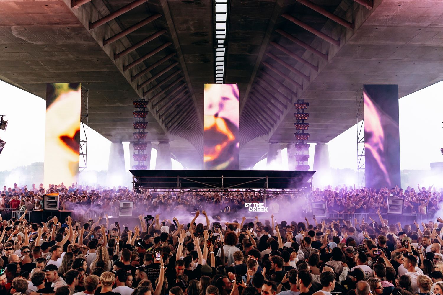 eventfotografie mainstage visuals Bradamedia DJ booth festival atmosphere
