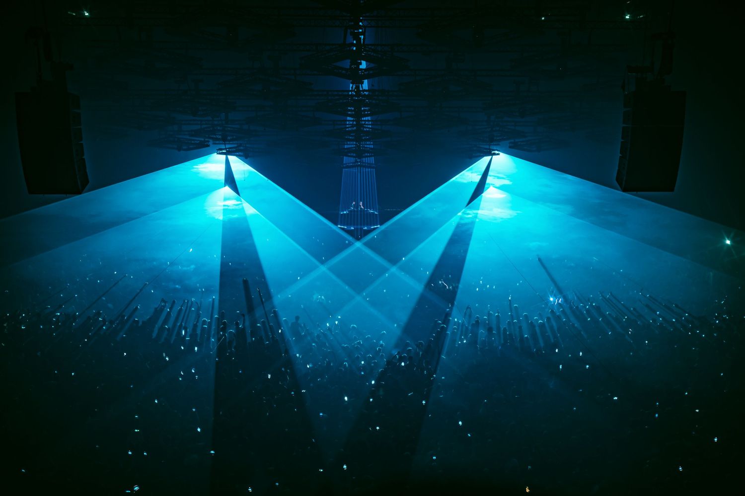 Bradamedia rotterdam techno nightlife fotografie clubverlichting immersive nightlife