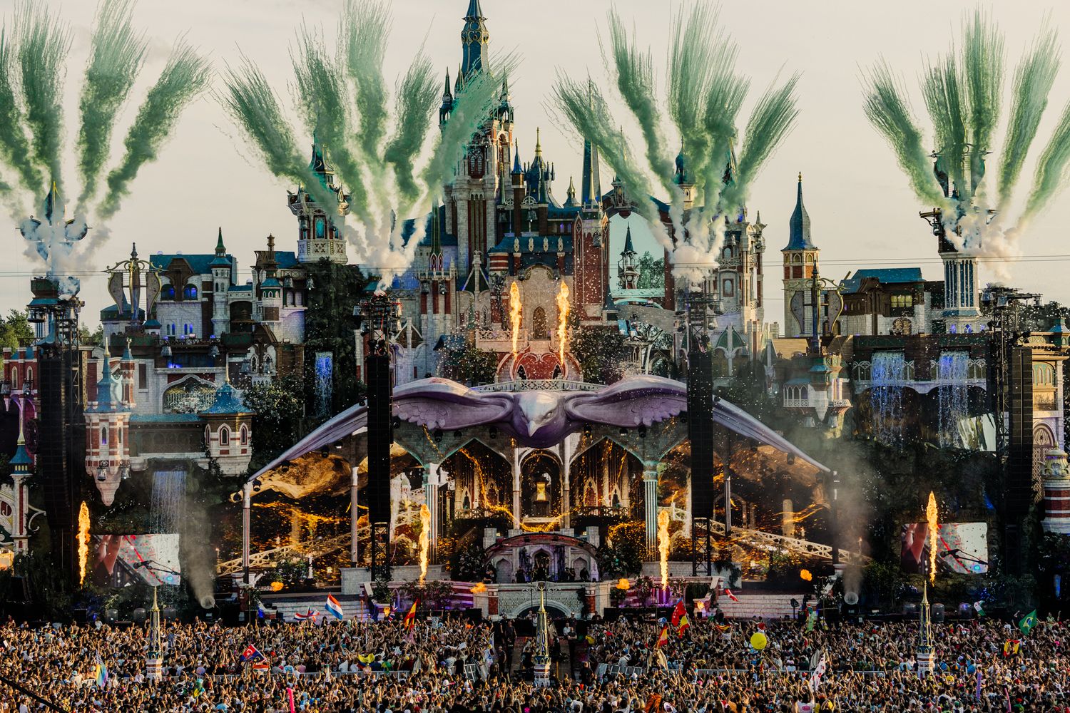 tomorrowland bradamedia 2022 eindshow festival