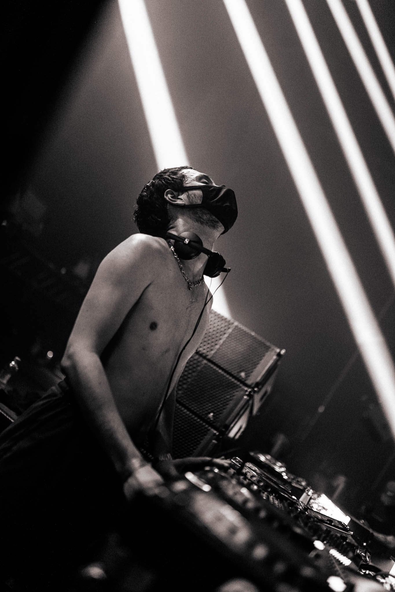 Bradamedia rave sfeer techno performance creative nightshots donkere visuals