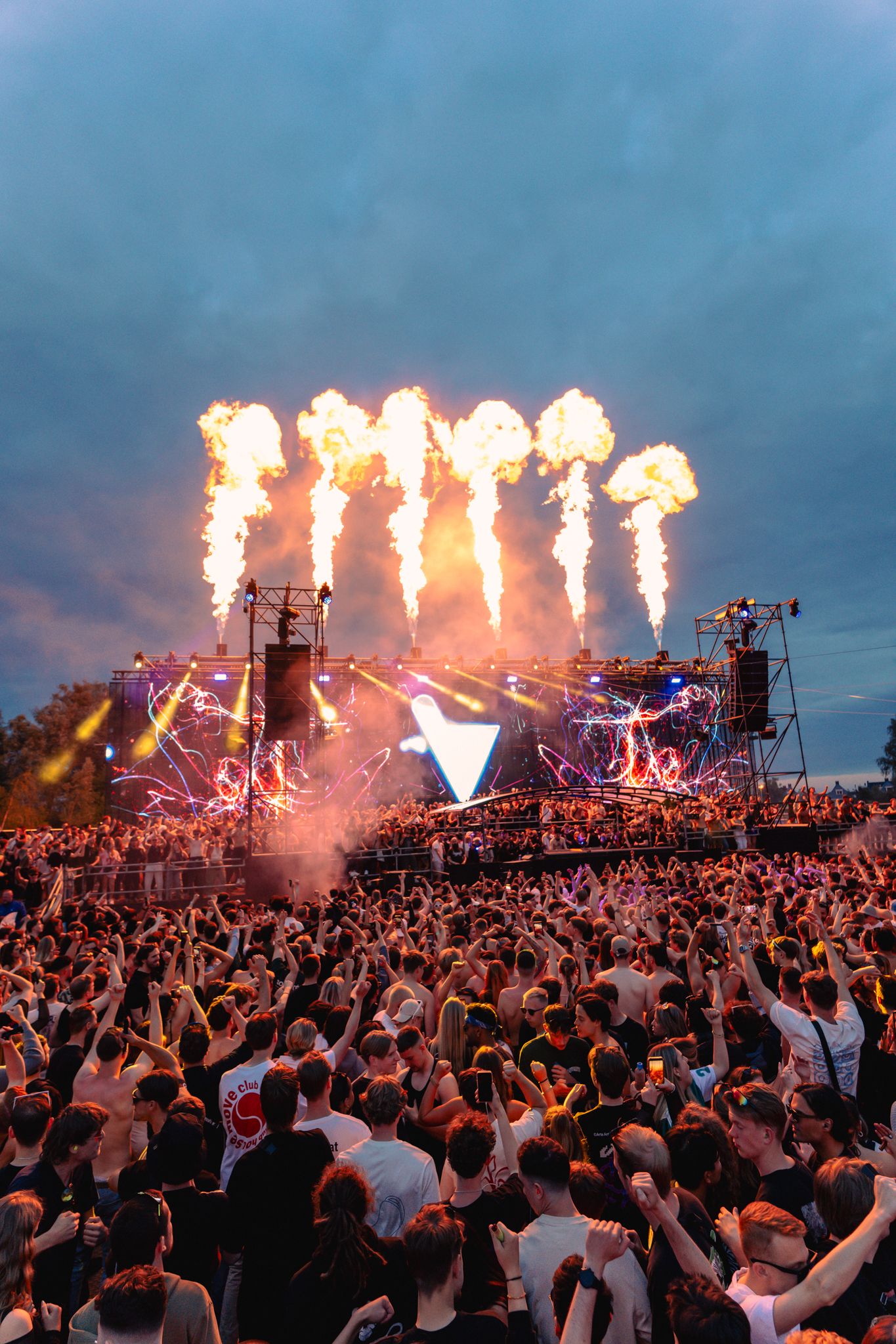 techno festival Bradamedia artiestenfotografie rave sfeer nachtelijke sfeer