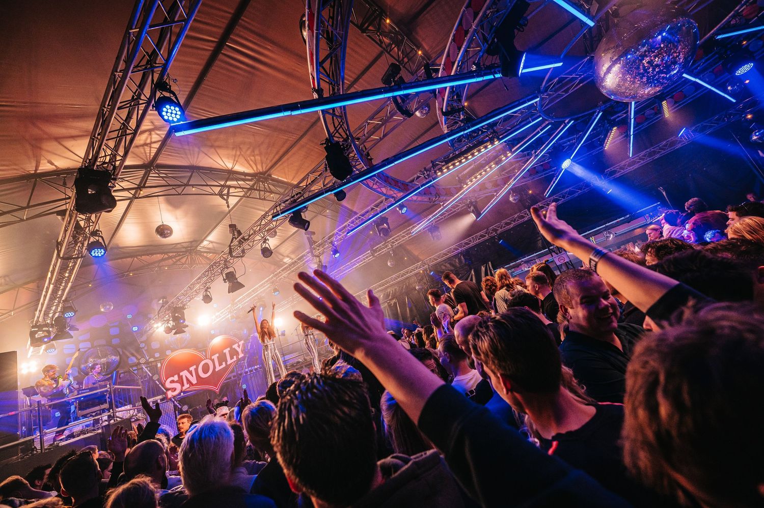 muzikale acts eventfotografie Bradamedia festival sfeer outdoor festival