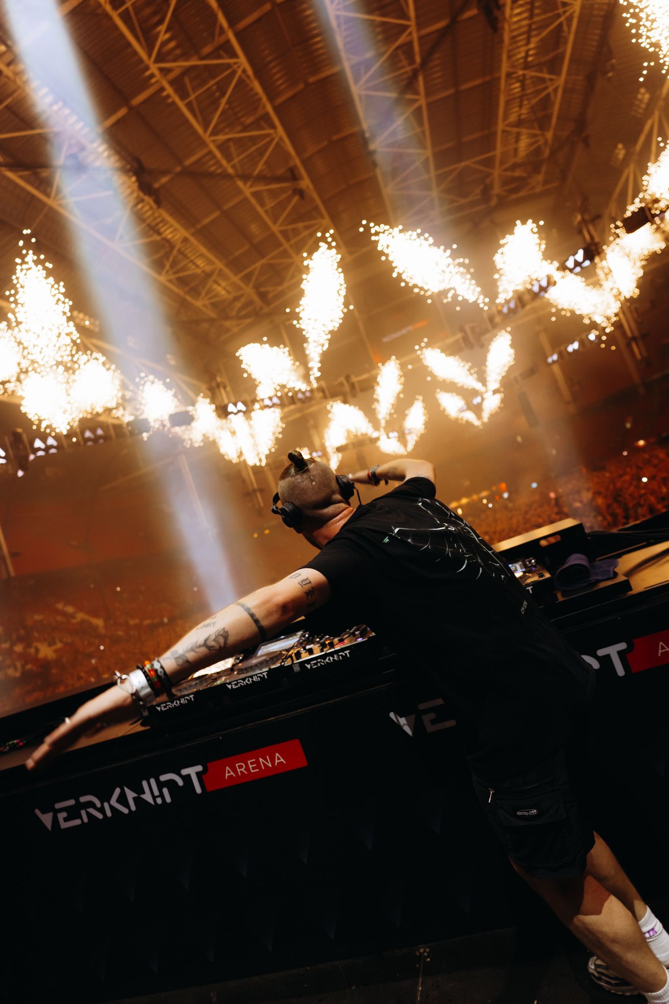 performance intensity techno culture Bradamedia festival fotografie mainstage techno