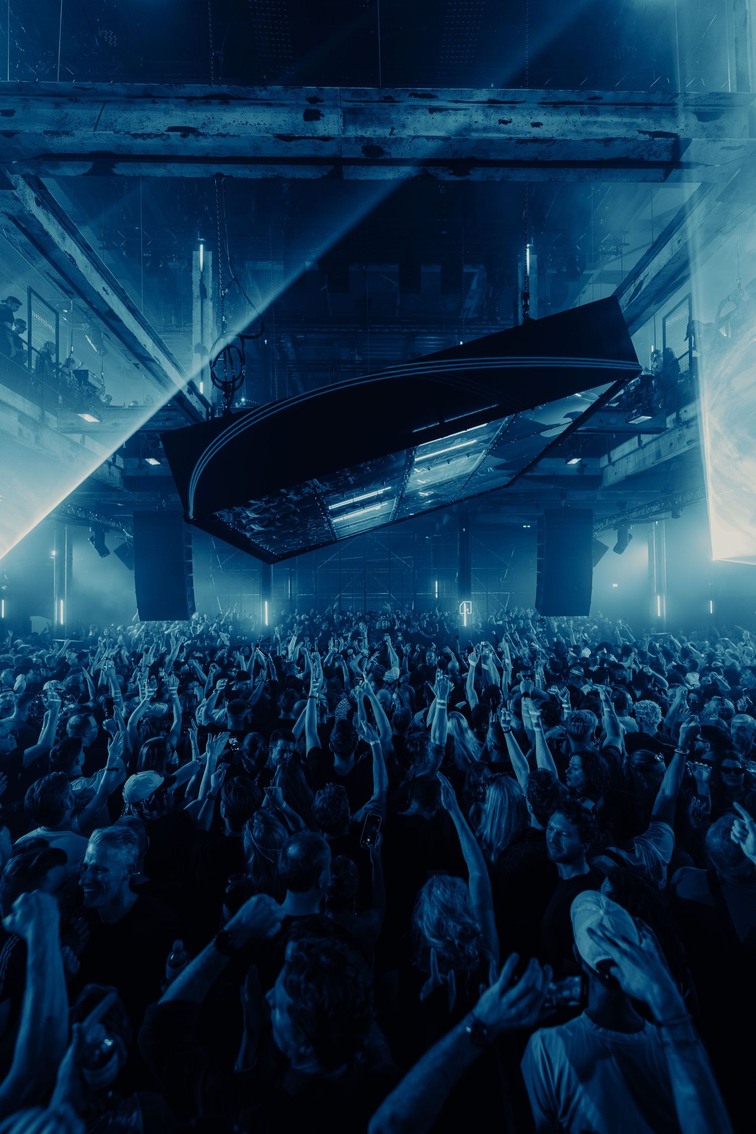 Bradamedia Awakenings lasershow stage design crowd