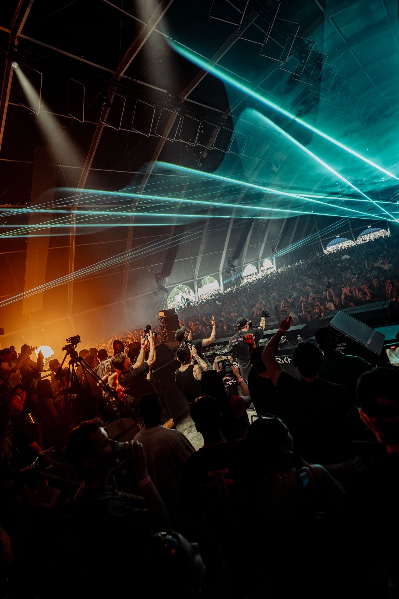 Bradamedia Verknipt fotografie hard techno DJ performance live optreden