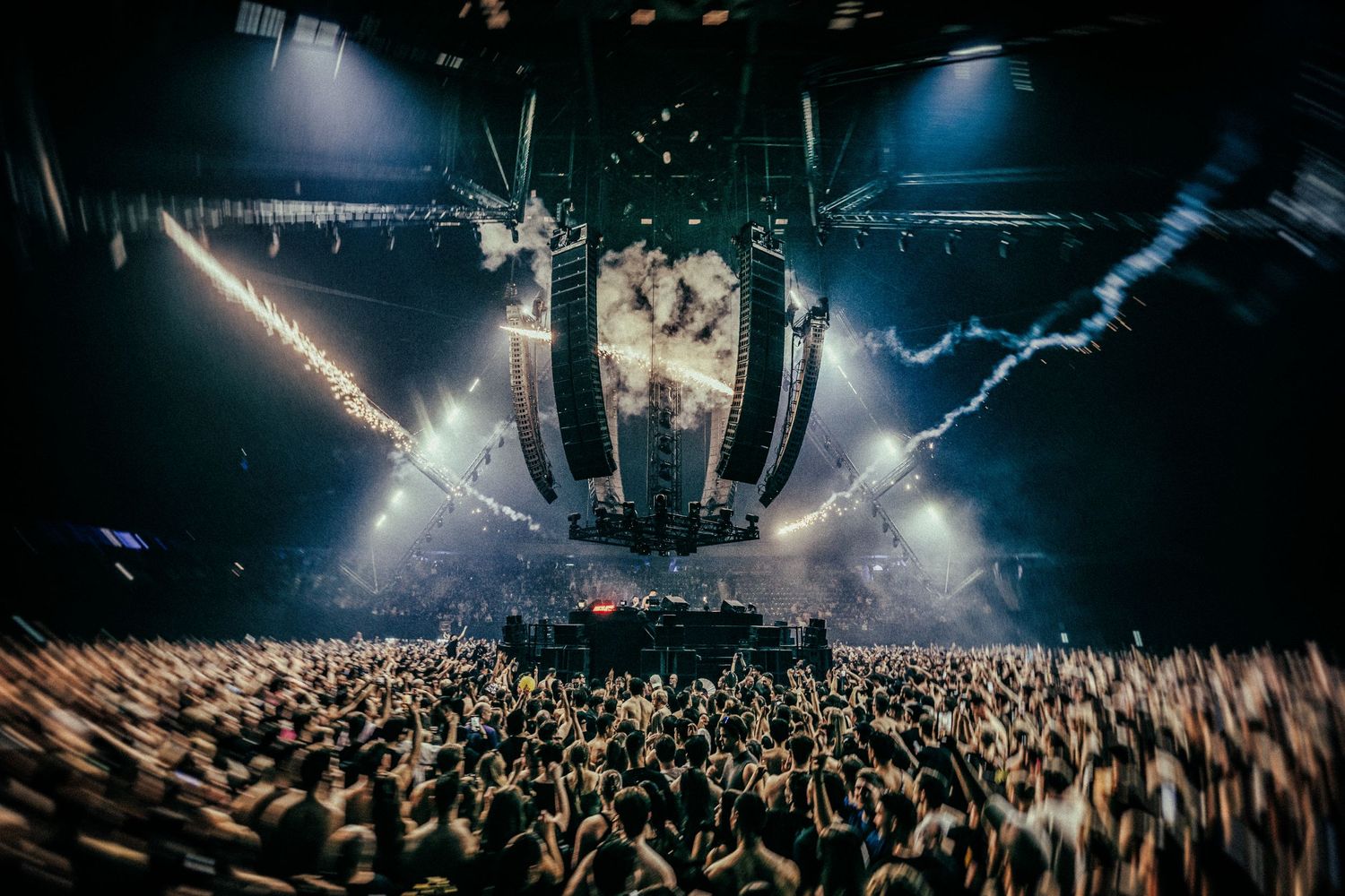 rotterdam rave bradamedia techno festival