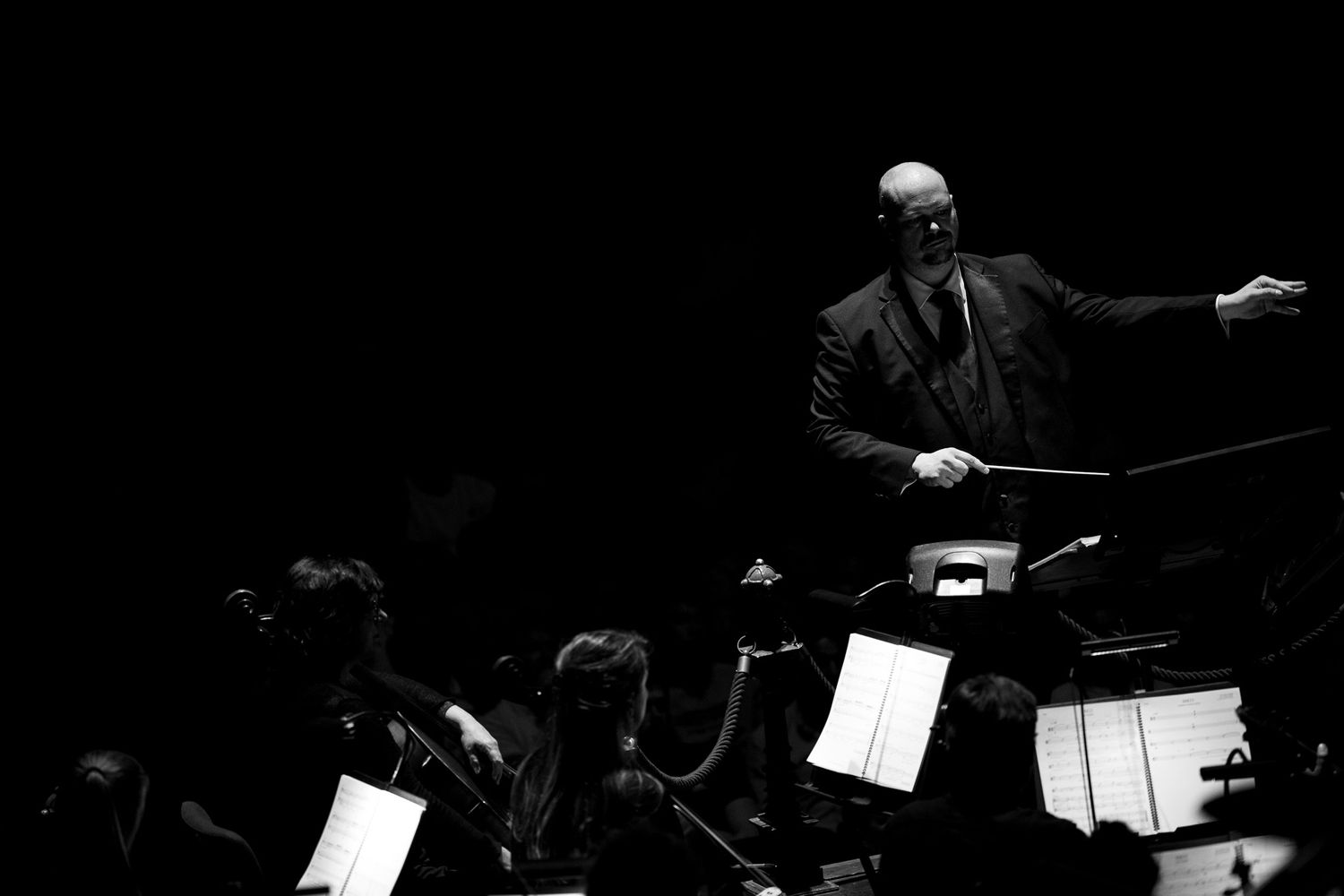 showmoment artist spotlight Bradamedia podiumervaring sfeervolle verlichting spectre in concert