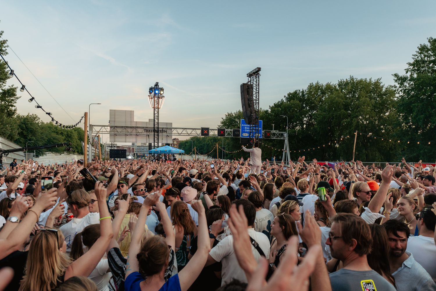 openlucht vibes city landscape Bradamedia Festival Op de Ring live