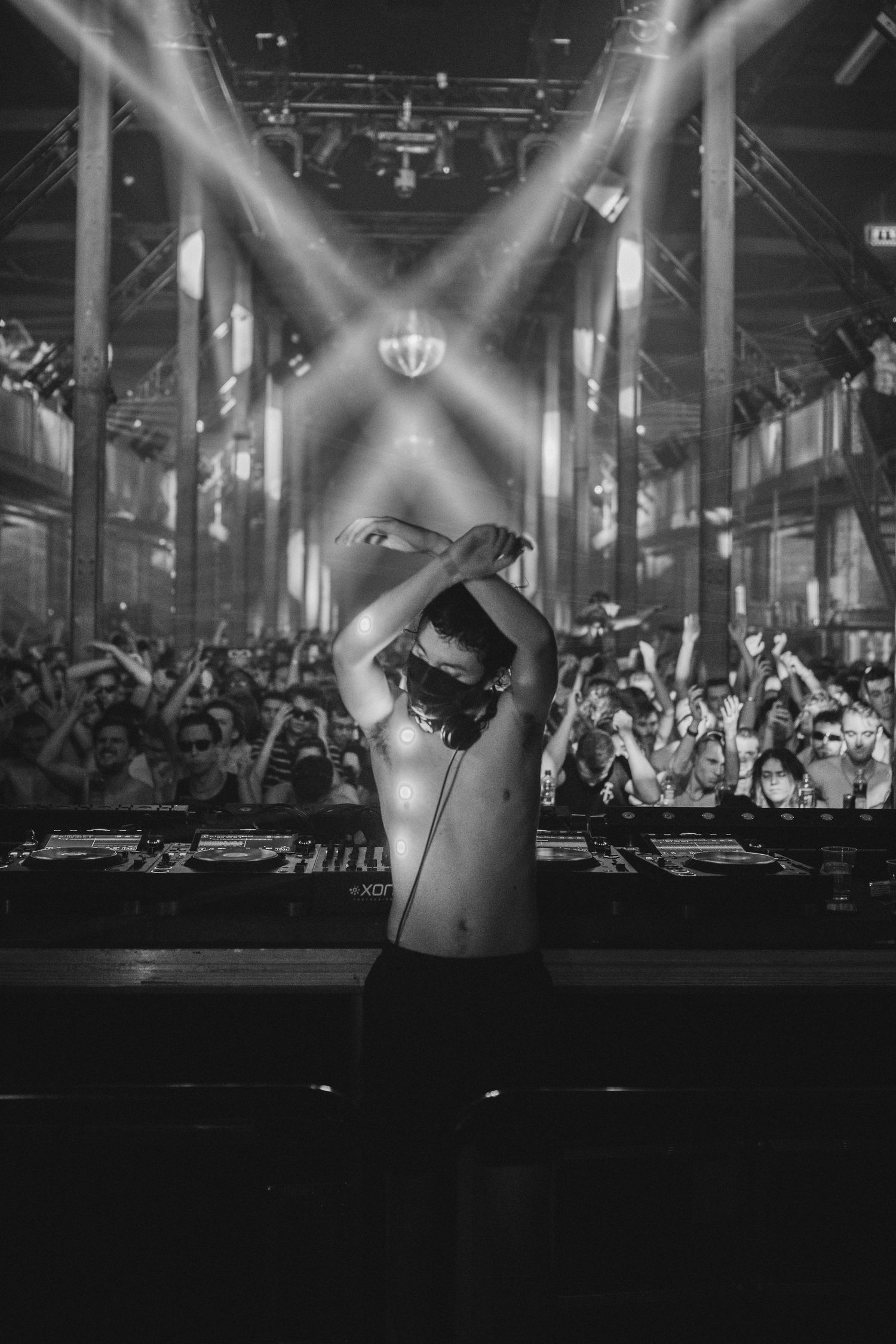 Rotterdam Rave Bradamedia underground techno rave atmosphere