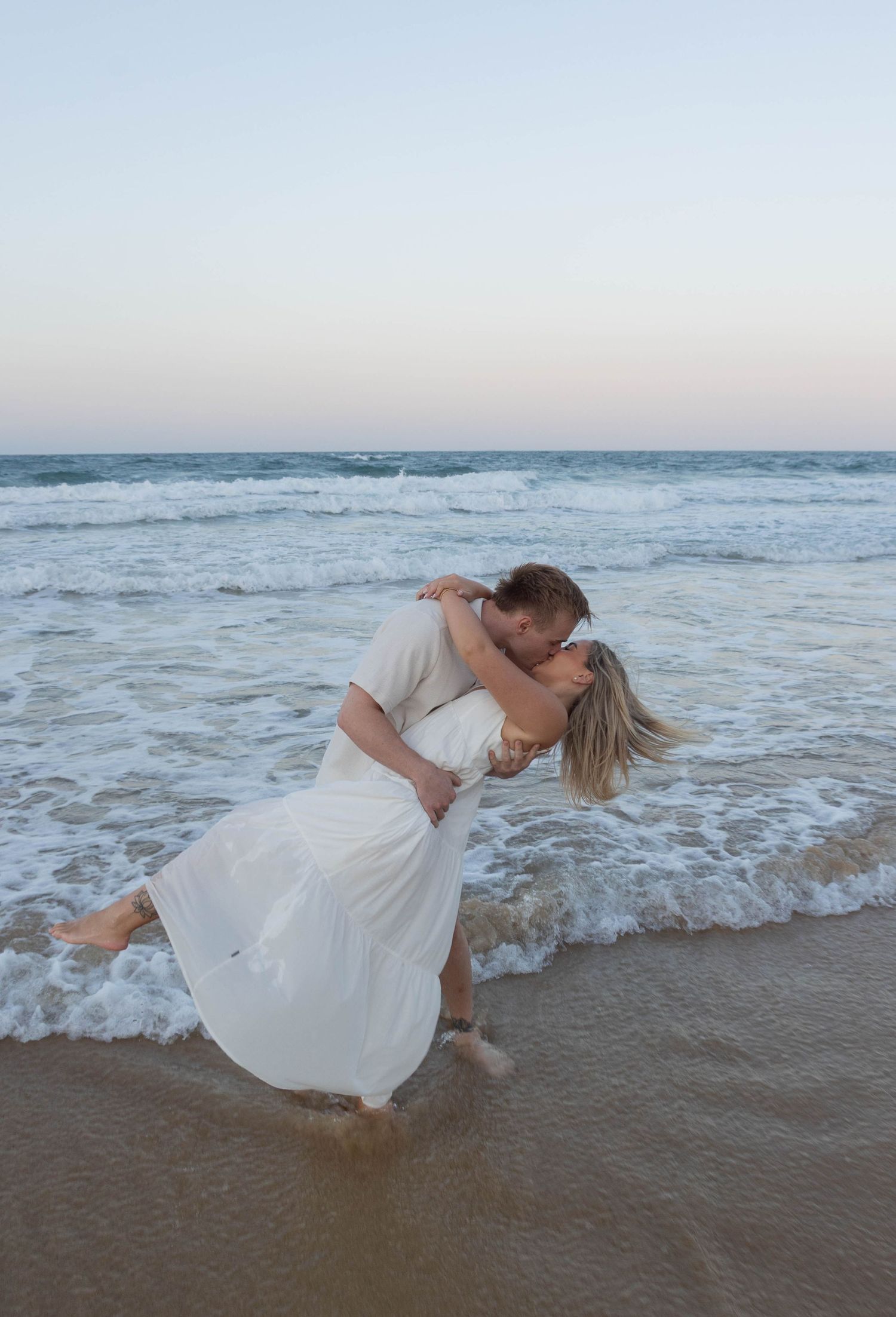Engagement photos at the beach.