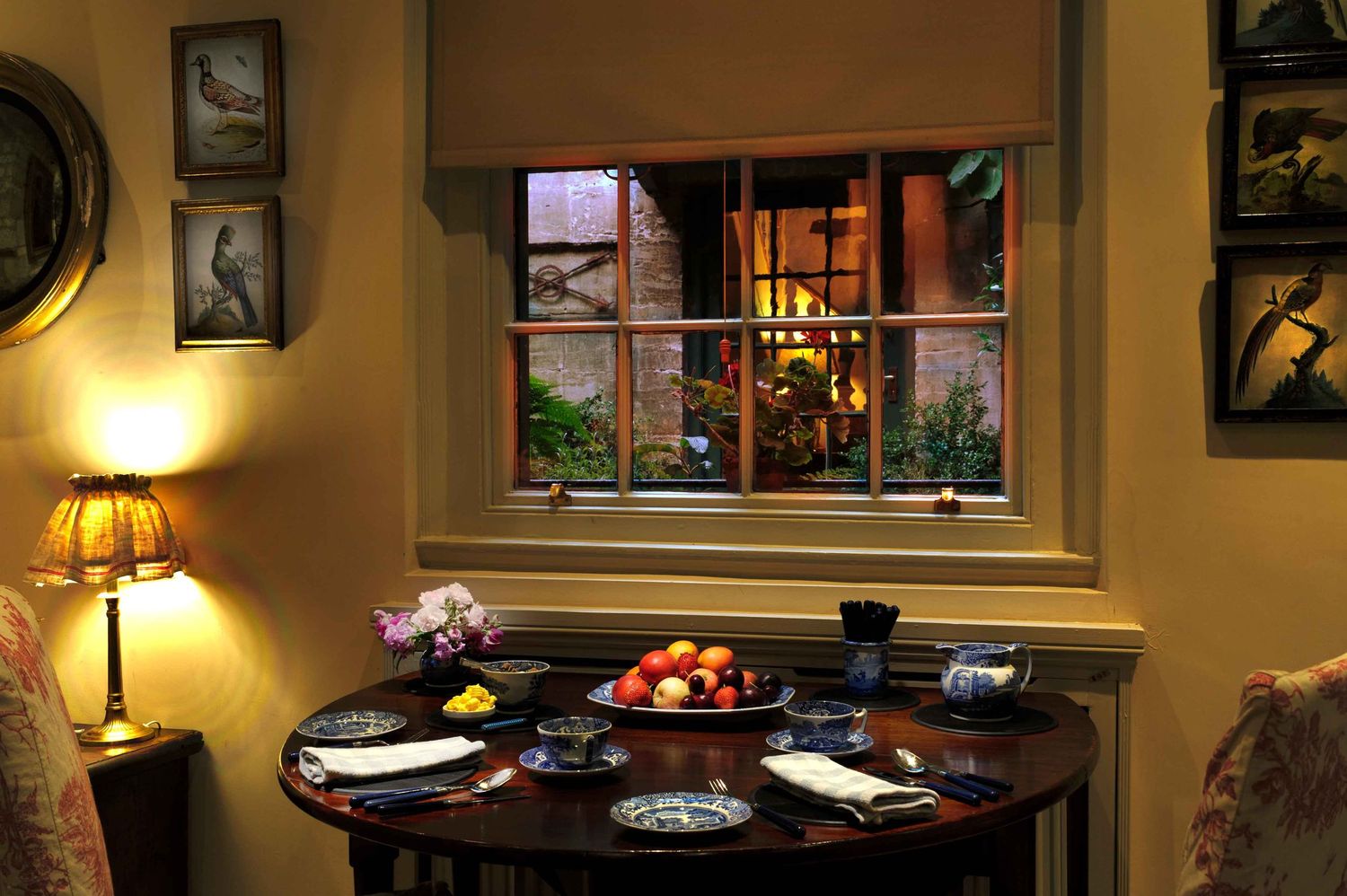 breakfast setting at Greyhounds bed and breakfast in Burford