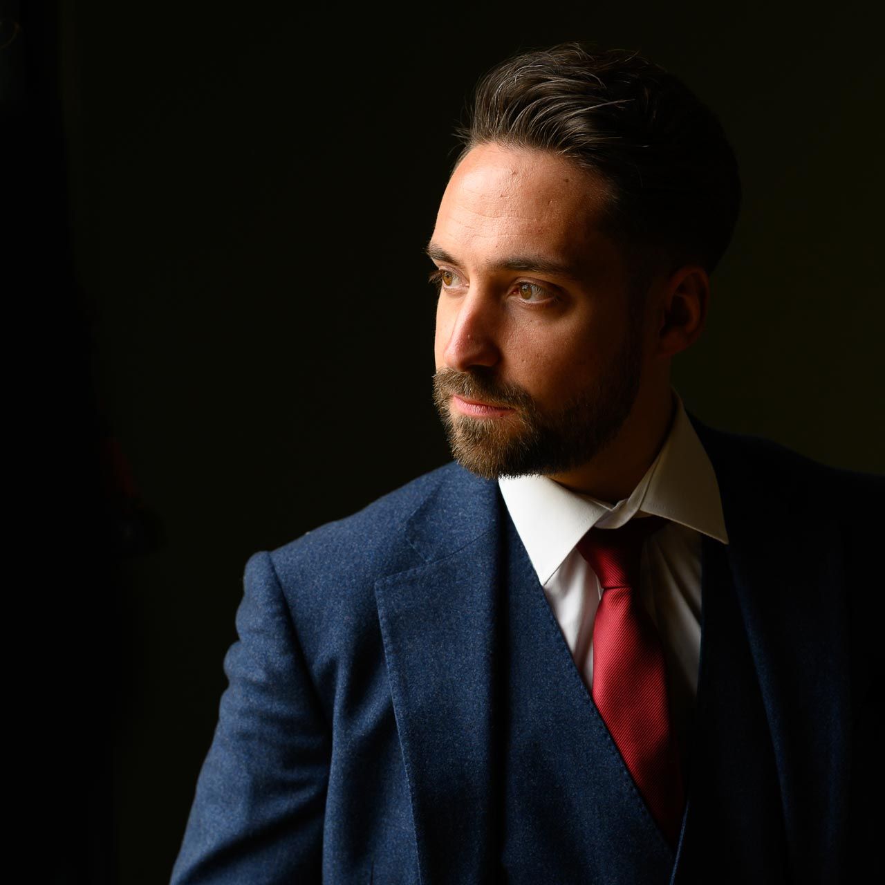 groom portrait