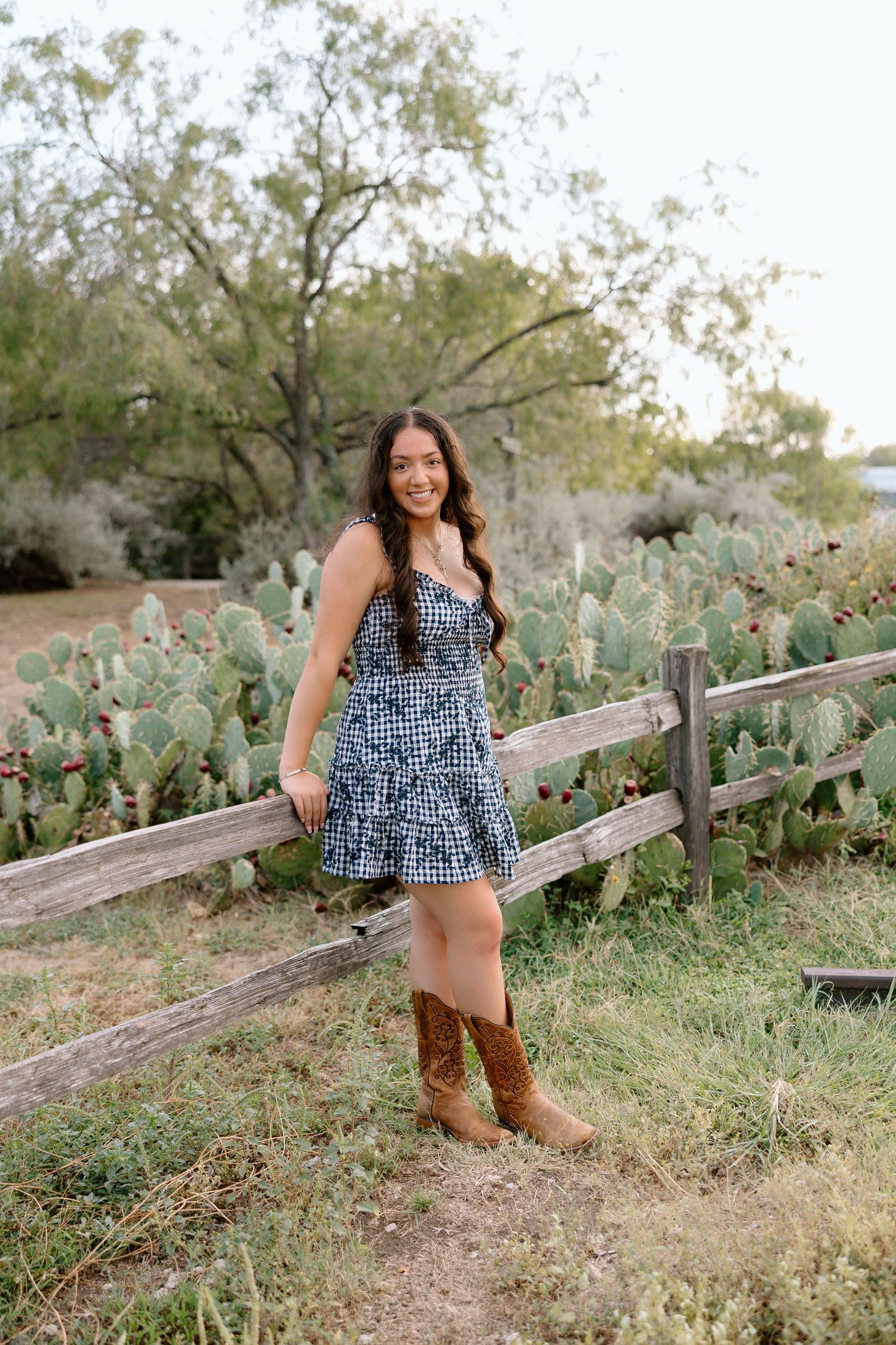 Fort worth stockyards senior photo. Senior session ideas in Fort Worth texas.