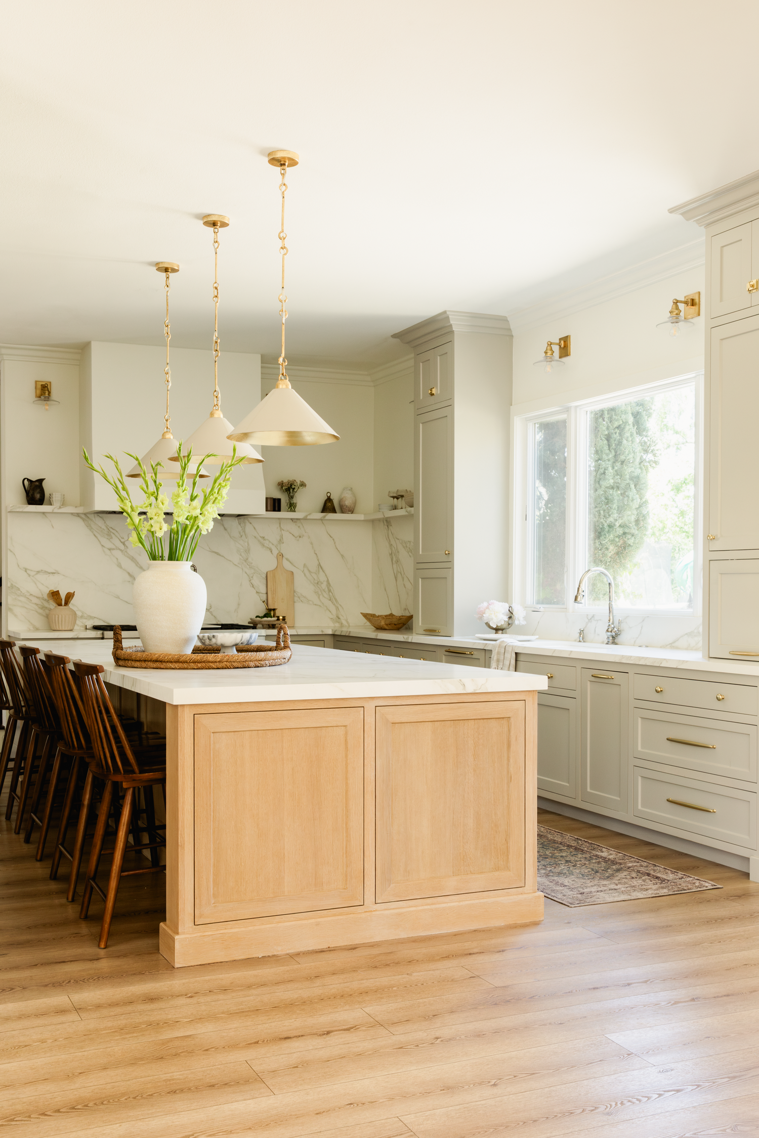 San Juan Capistrano traditional neutral kitchen by Kristin Strand photographed by Kristen Cox