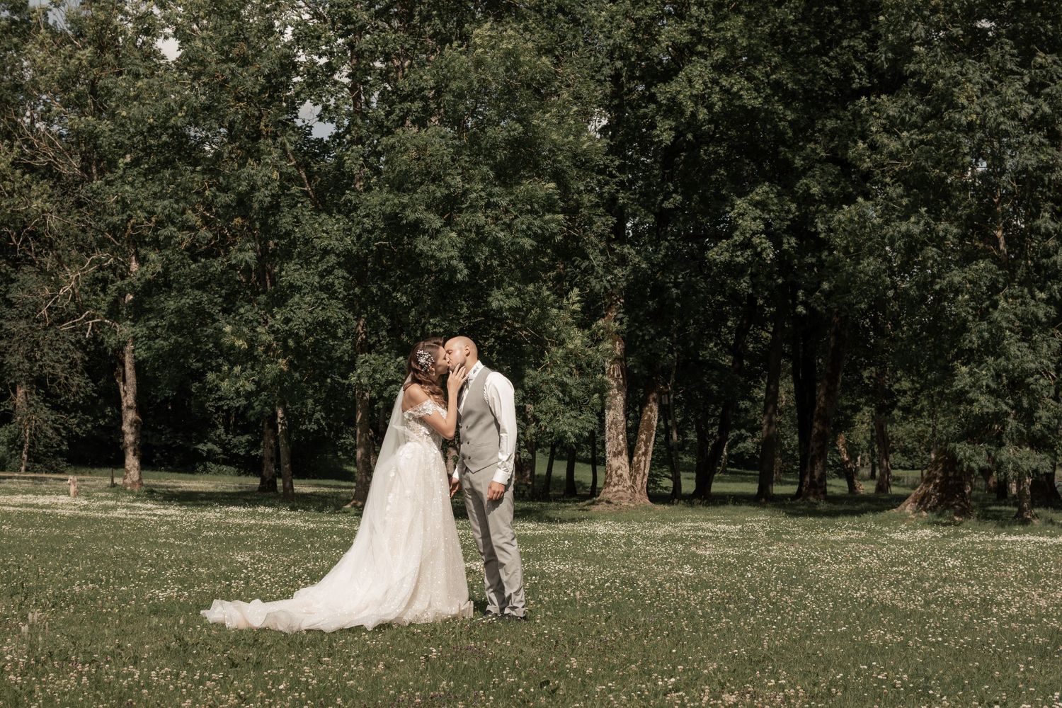 Vestuvių fotografija – tikros emocijos