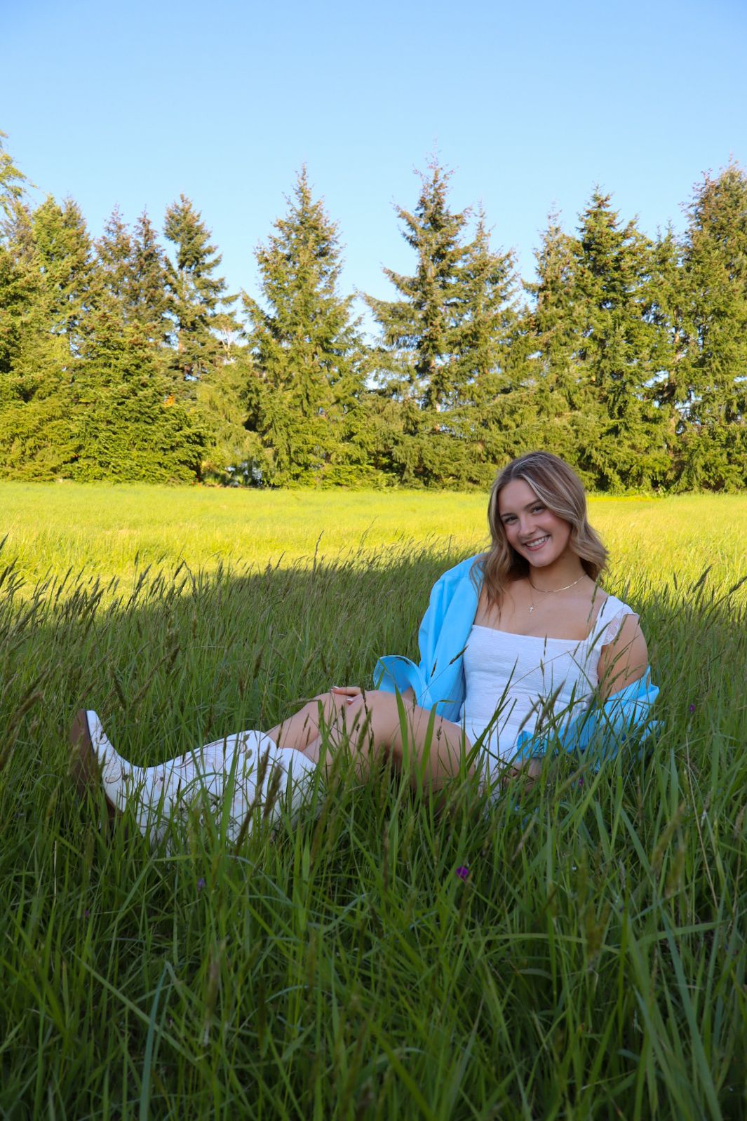 outdoor senior graduation photos