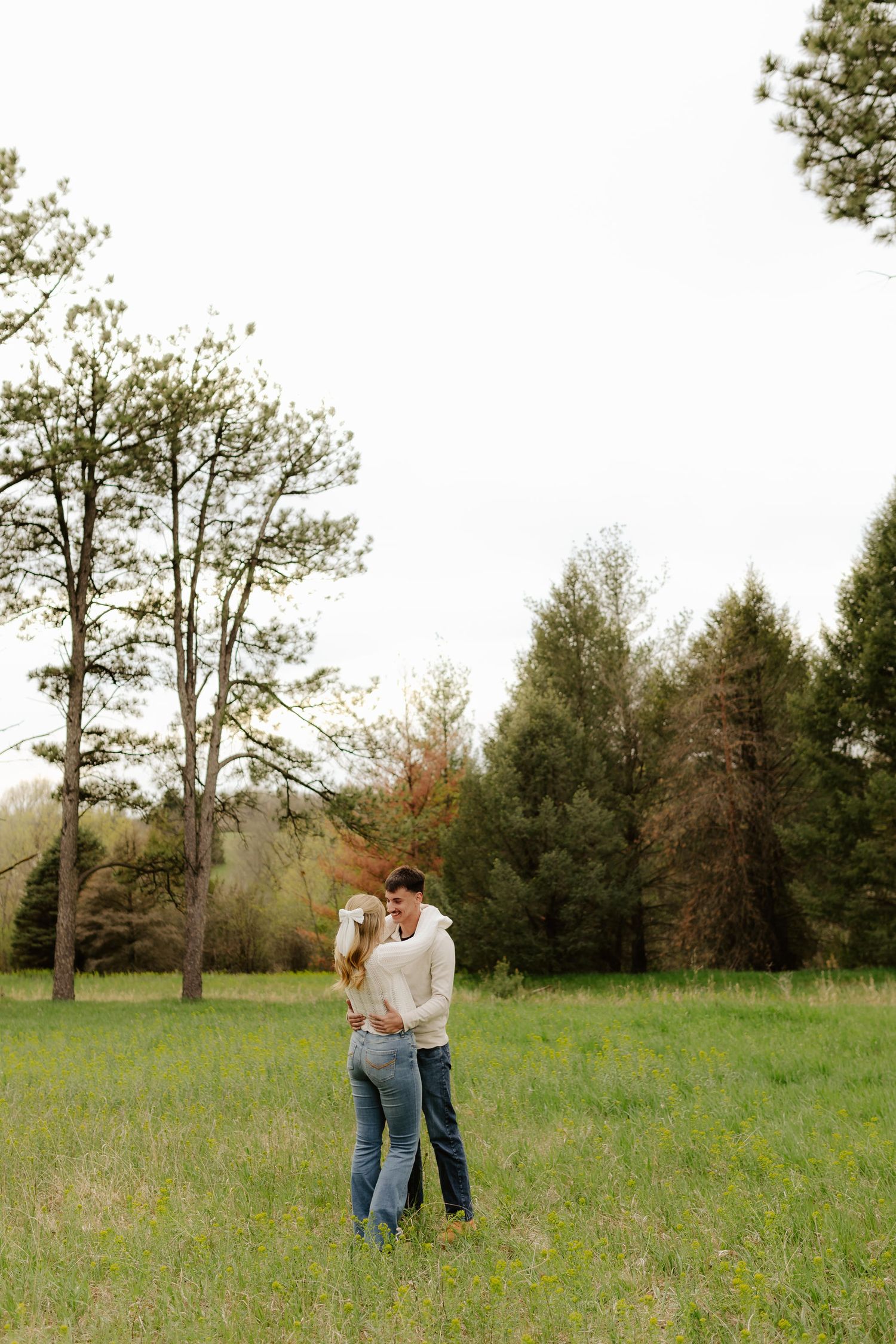 Engagement photography at Pioneers Park in Lincoln, NE. Romantic outdoor session with natural light, perfect for Nebraska couples