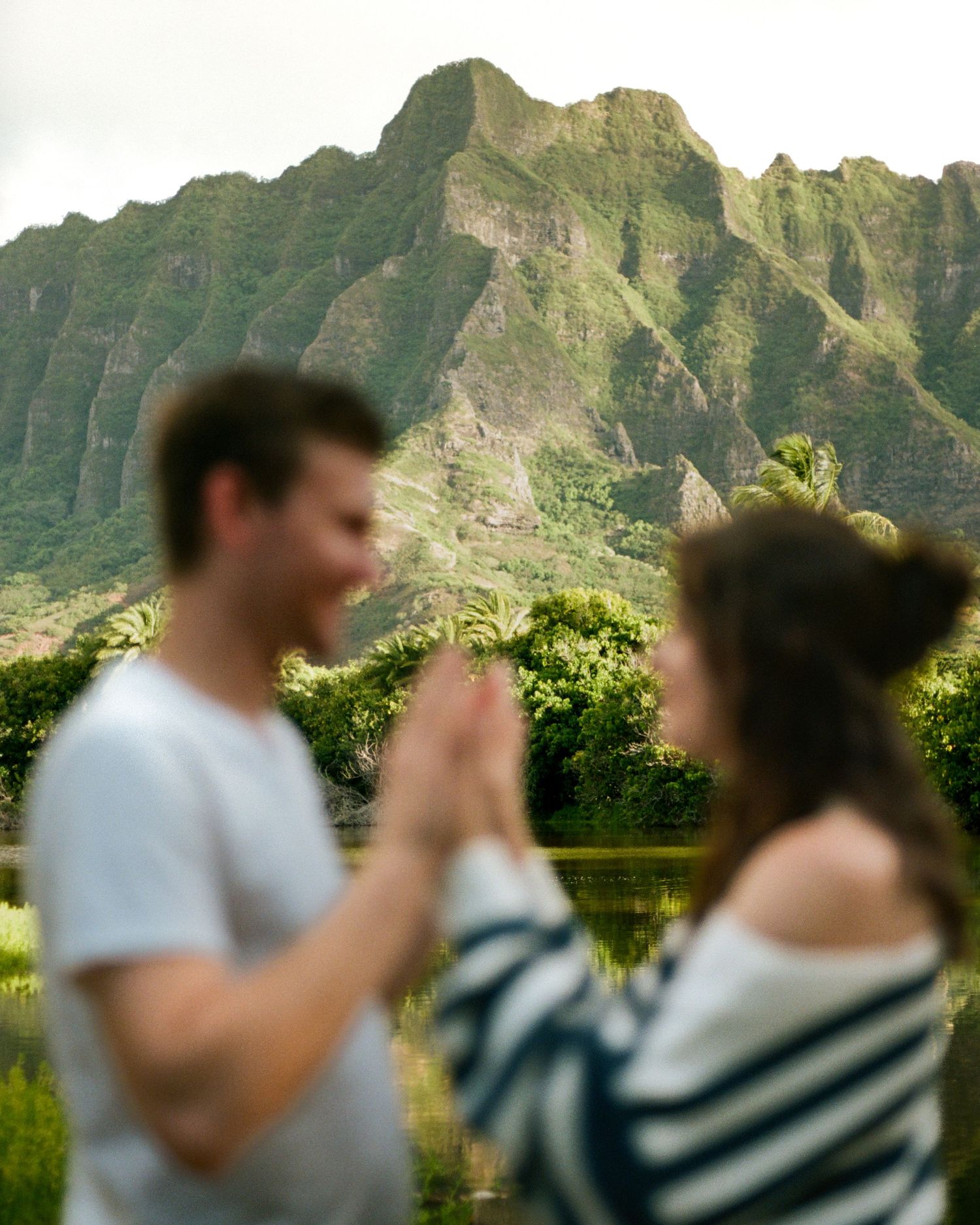 Honolulu Love Photo Session: Capture your story in the heart of Hawaii. 