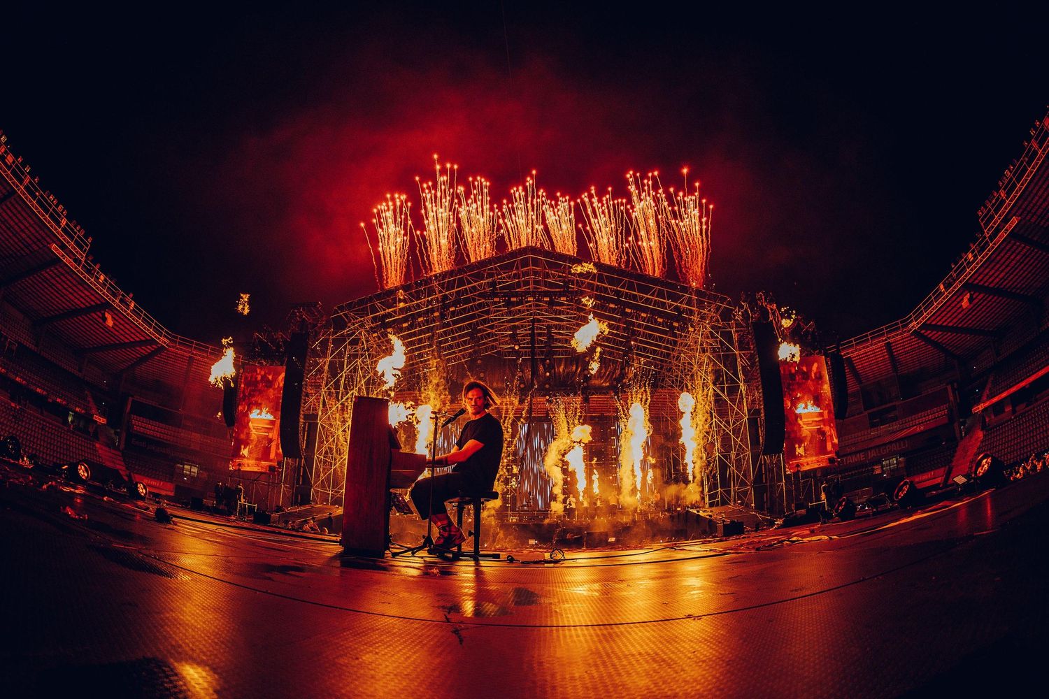 SFX, flames, NOËP, NOEP, pyrotechnics, stadium concert