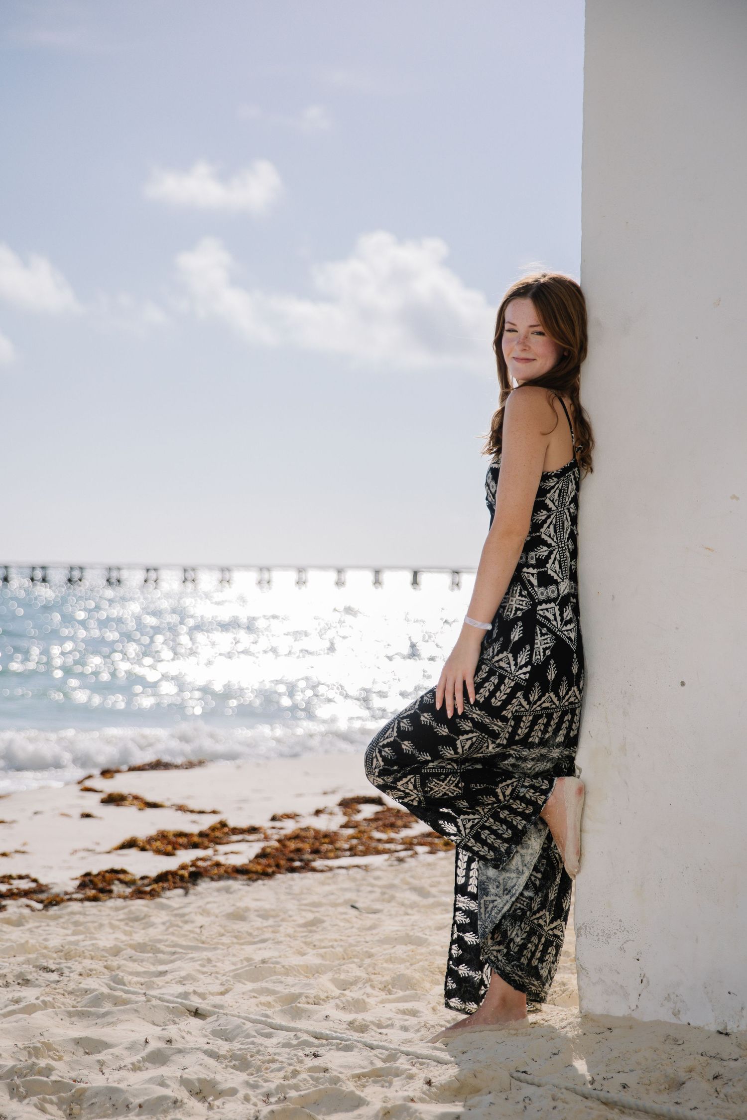 Professional beach photography session in Riviera Maya with a relaxed and natural approach.