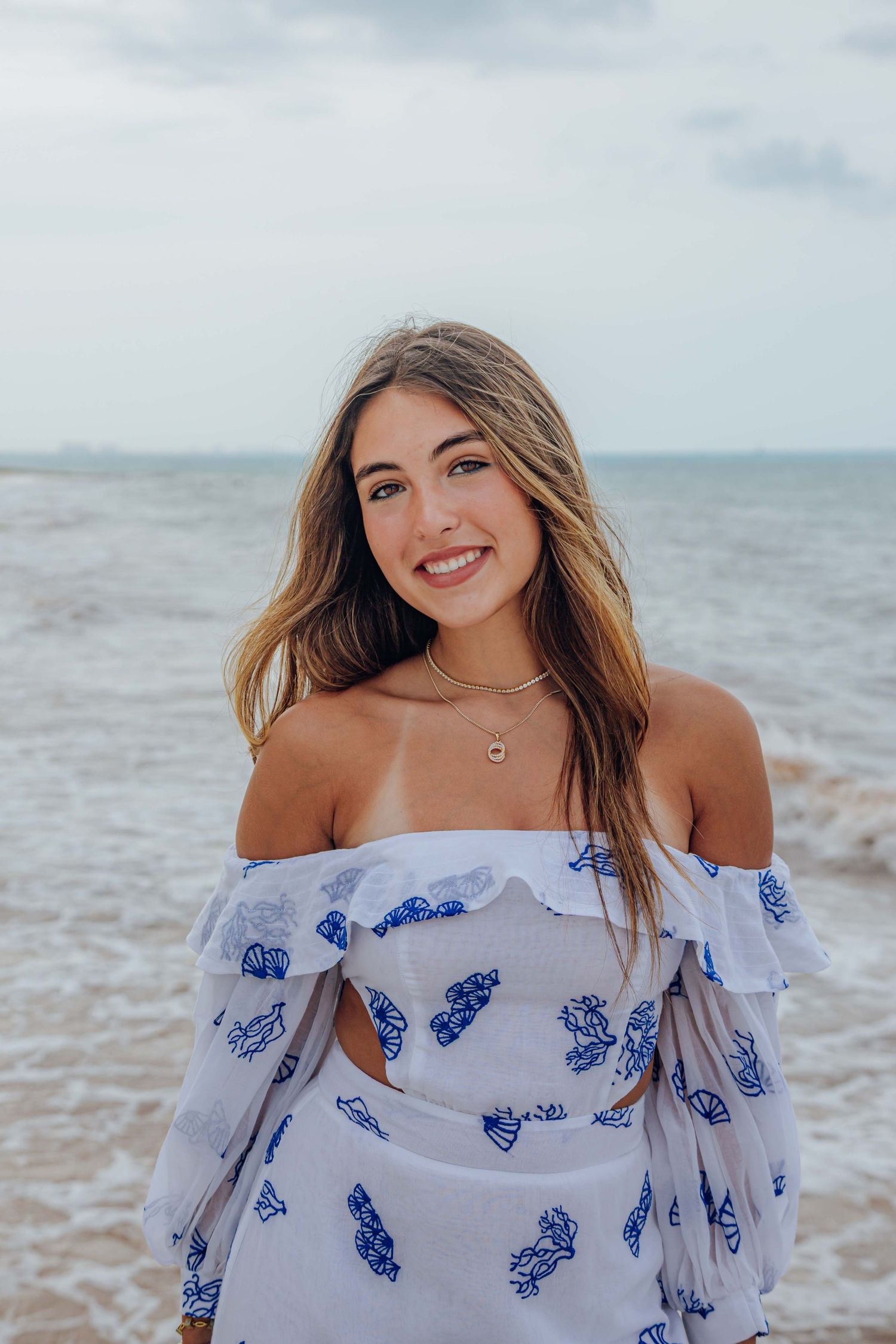 Riviera Maya beach portrait photography session for women with a clean and timeless style.