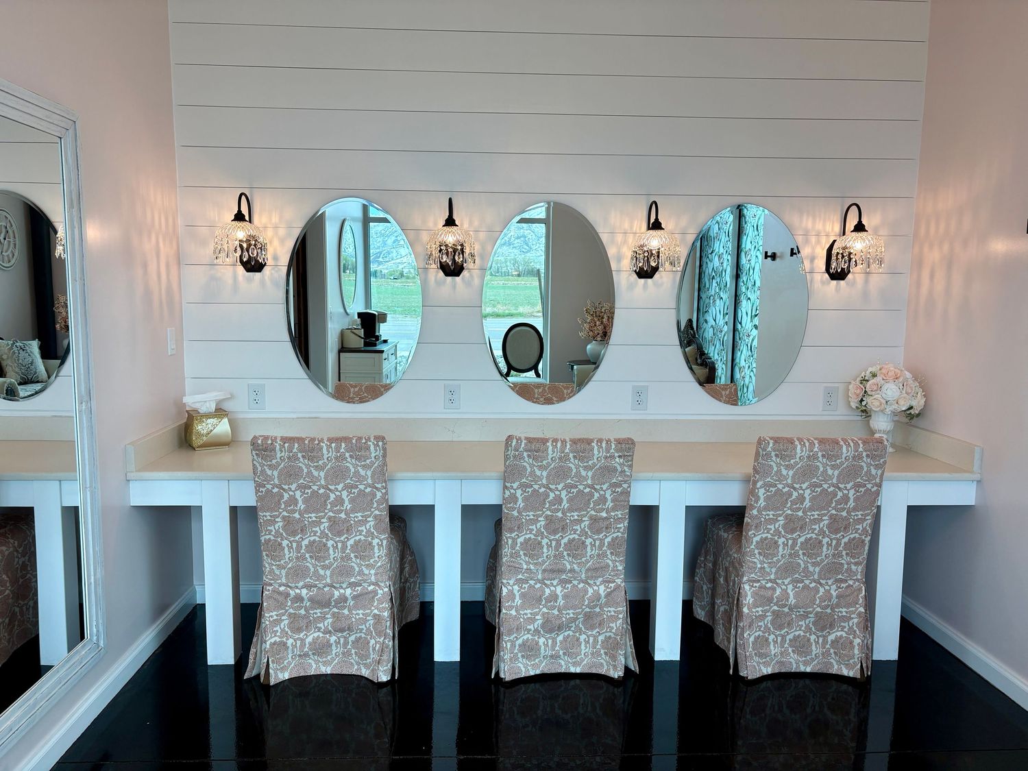 image of the southern chateau wedding venue bridal suite vanity, looking straight on