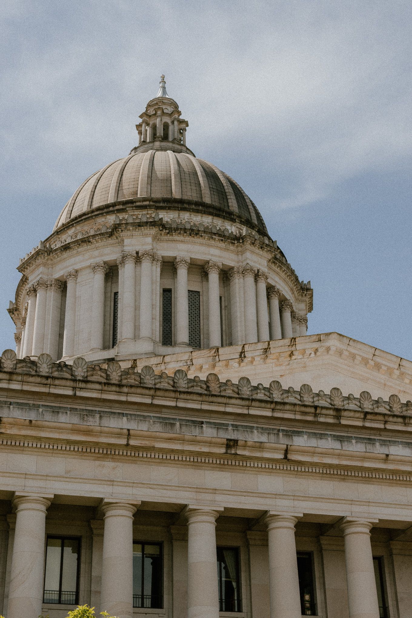 Washington State capitol engagement photos / seattle engagement photos / washington engagement photos / seattle engagement photographer